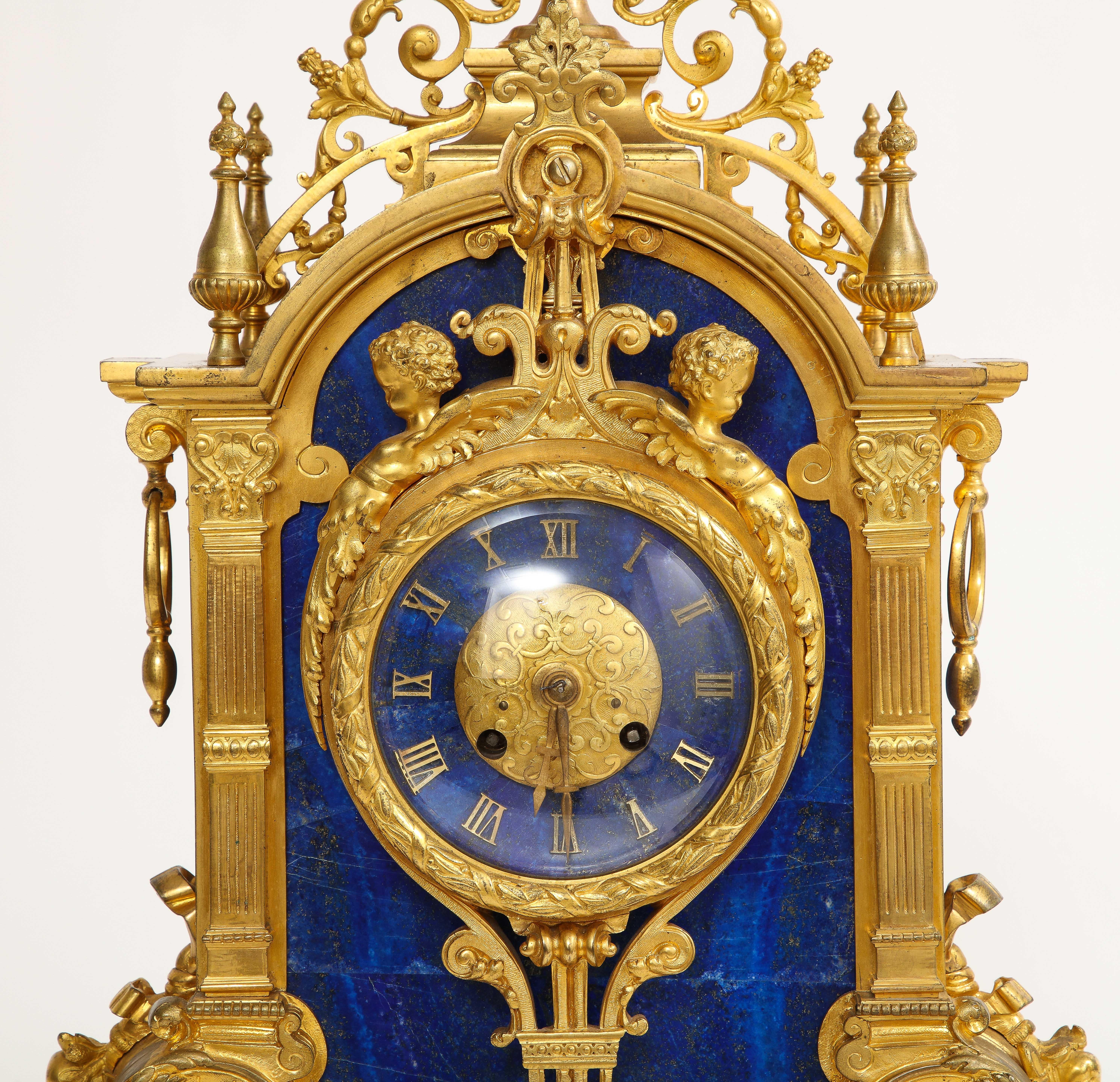 Magnifique horloge française du 19ème siècle en lapis-lazuli de style Louis XVI Bon état à New York, NY