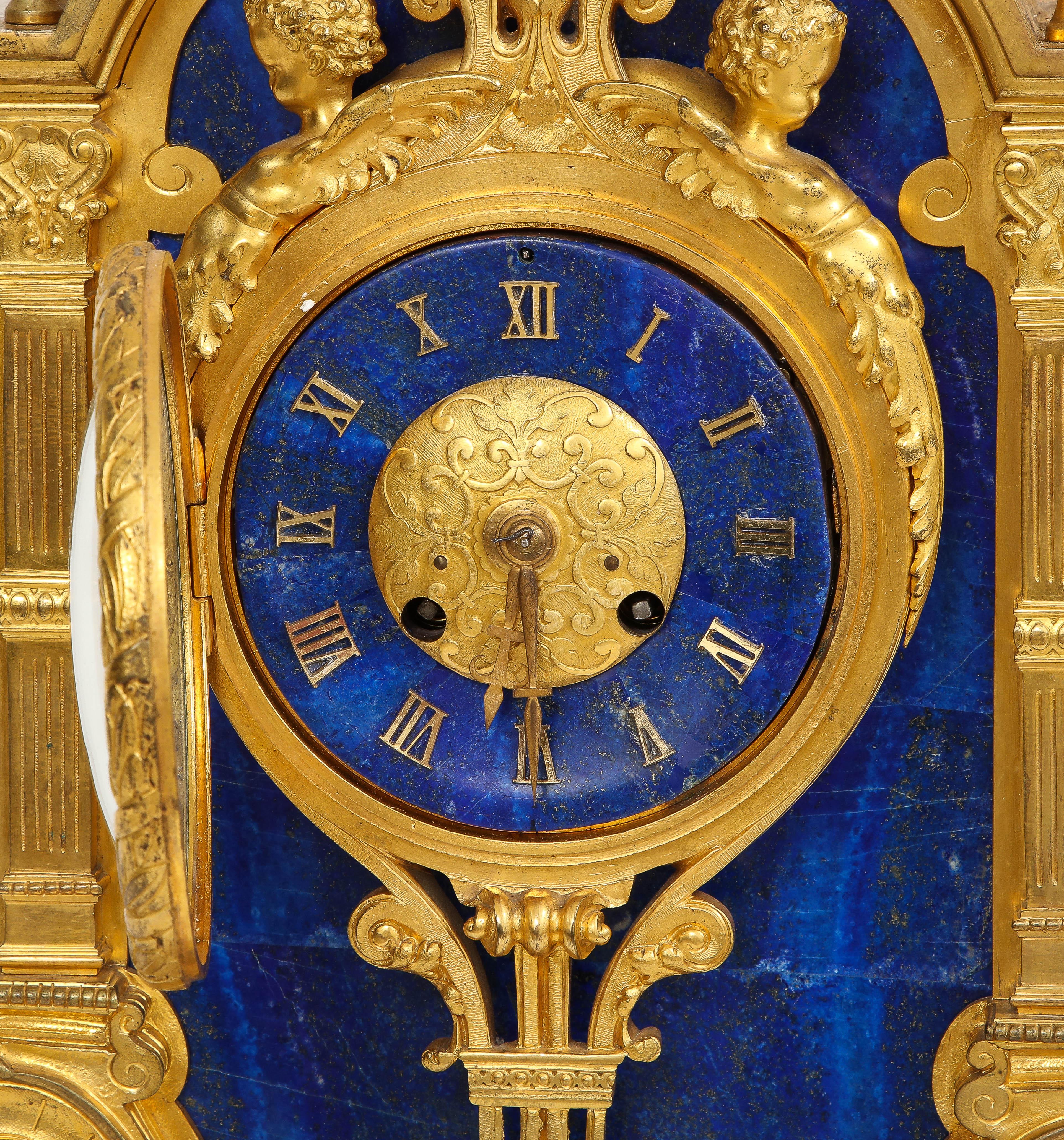 Schöne französische Goldbronze-Uhr aus Lapislazuli im Louis-XVI.-Stil des 19. Jahrhunderts im Zustand „Gut“ in New York, NY
