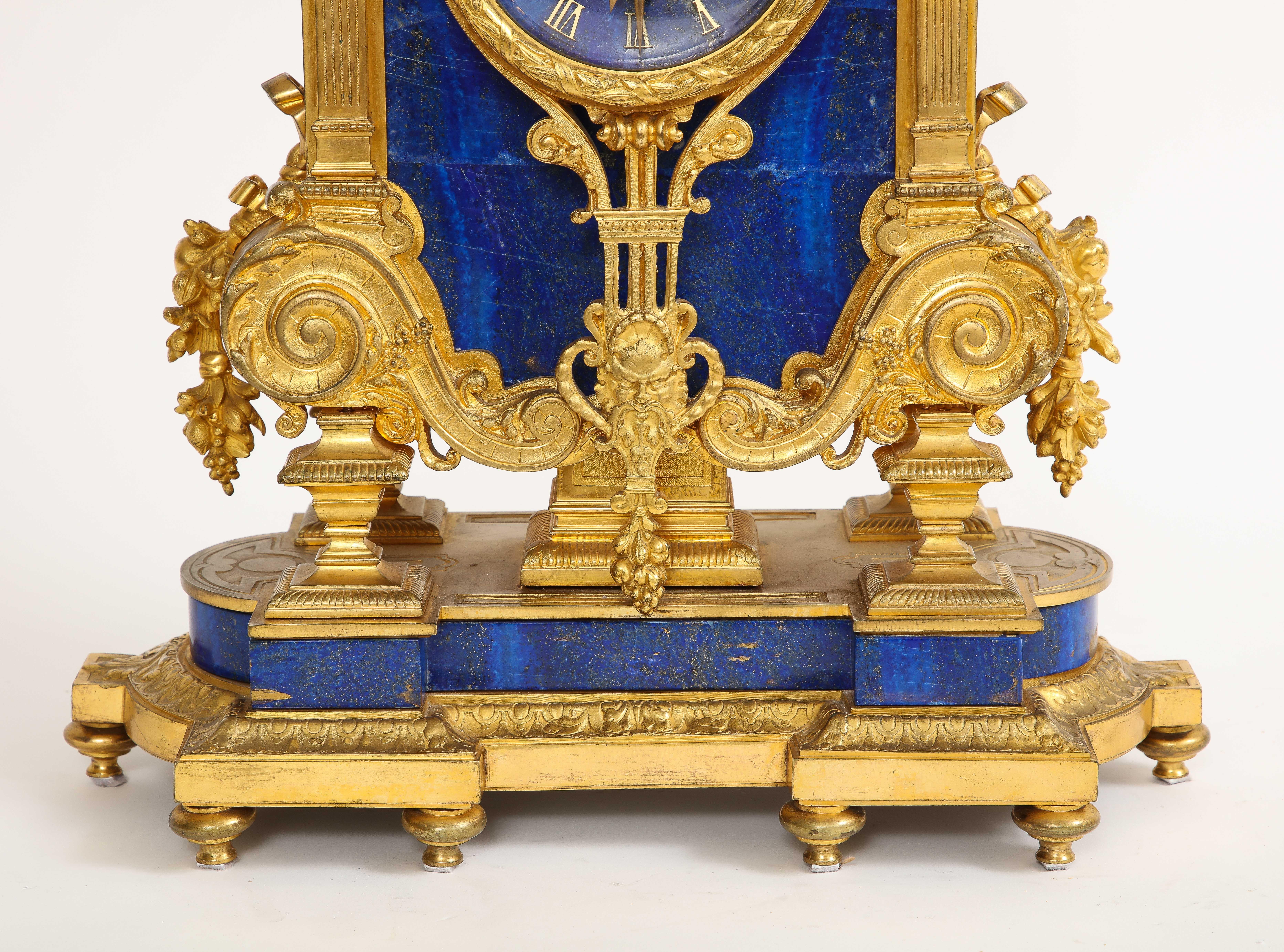 Bronze Magnifique horloge française du 19ème siècle en lapis-lazuli de style Louis XVI