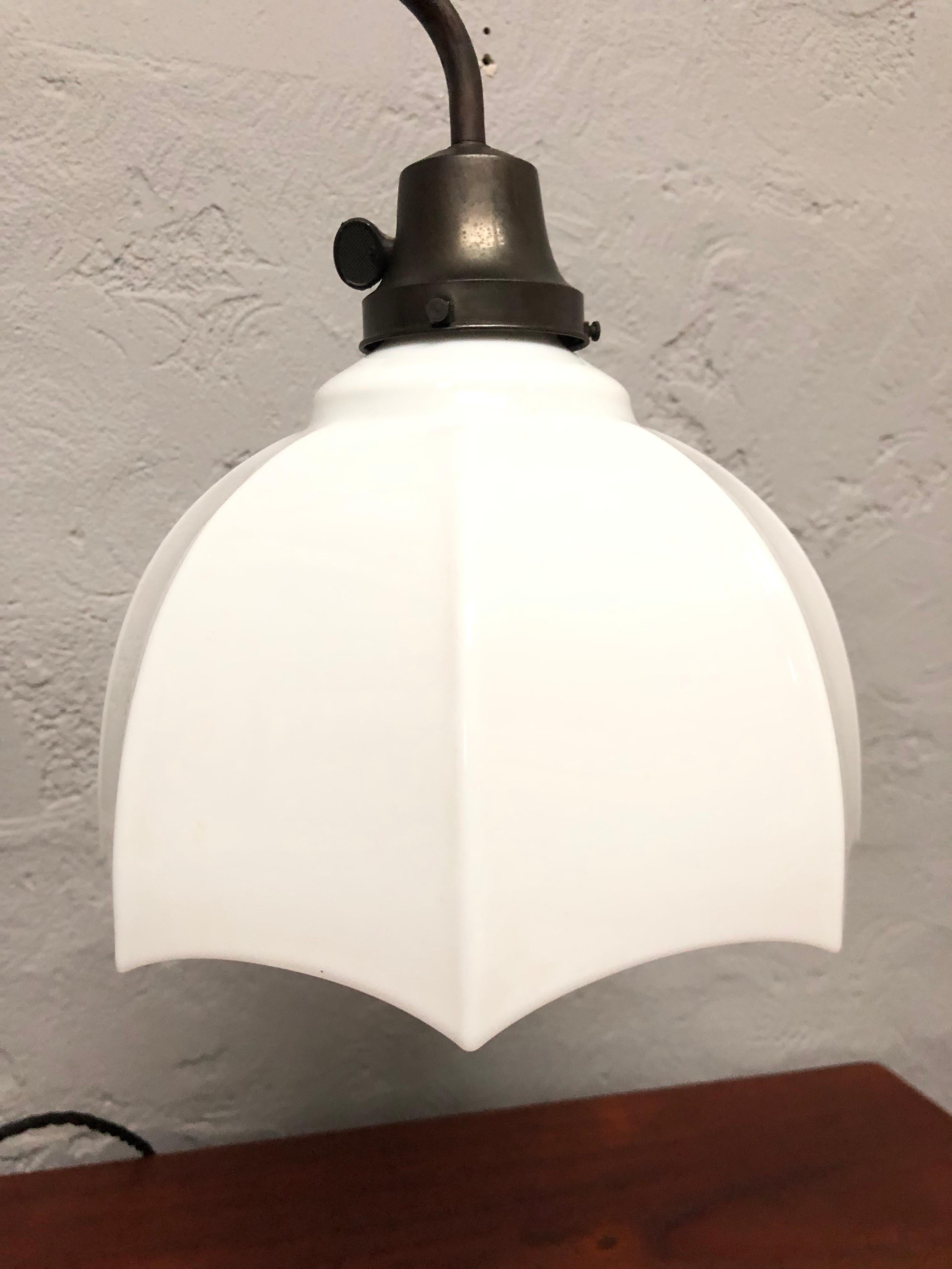A Beautiful Antik Danish Library Table Lamp  In Good Condition For Sale In Søborg, DK