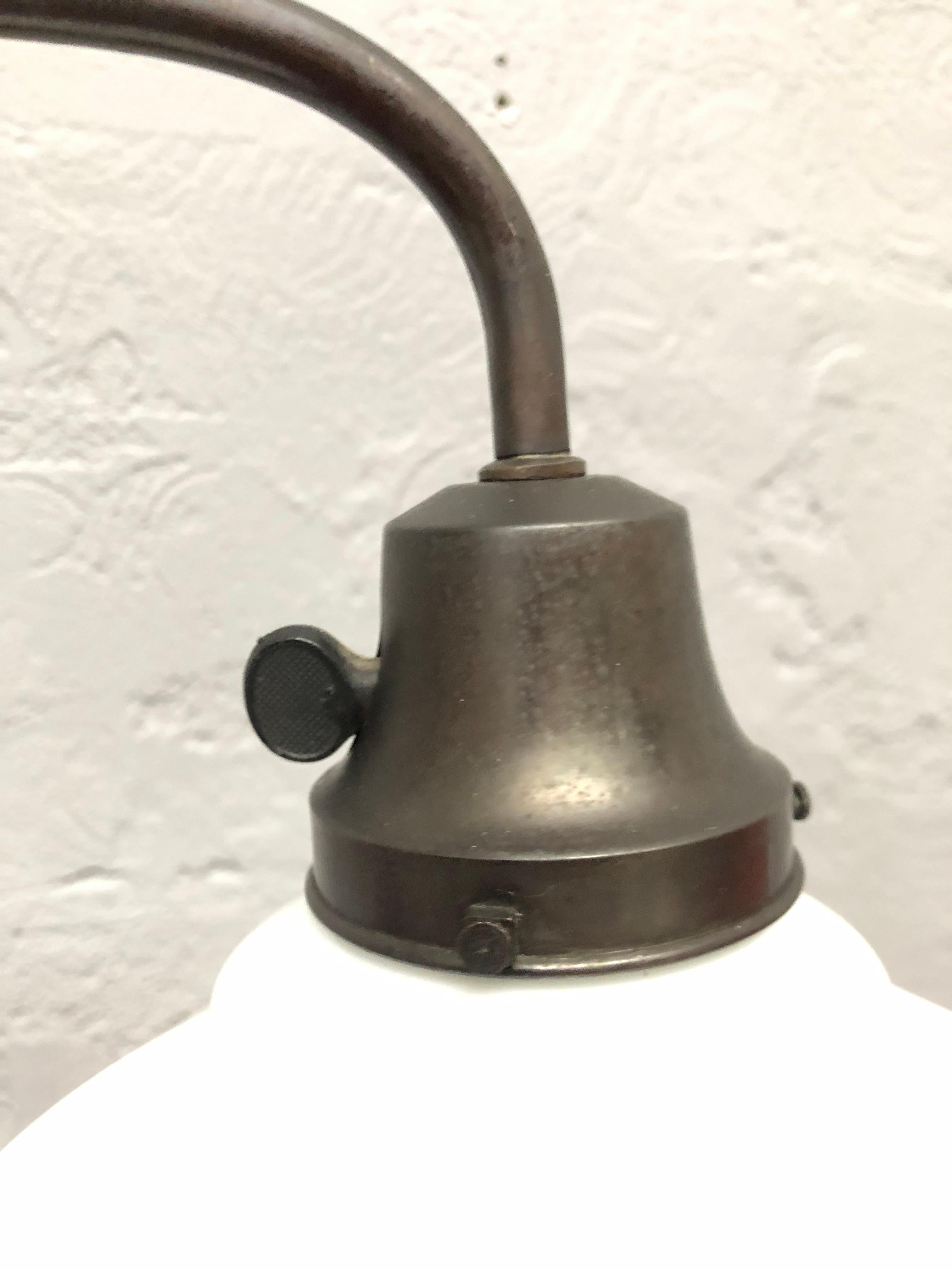Début du 20ème siècle Magnifique lampe de bureau de bibliothèque danoise ancienne  en vente