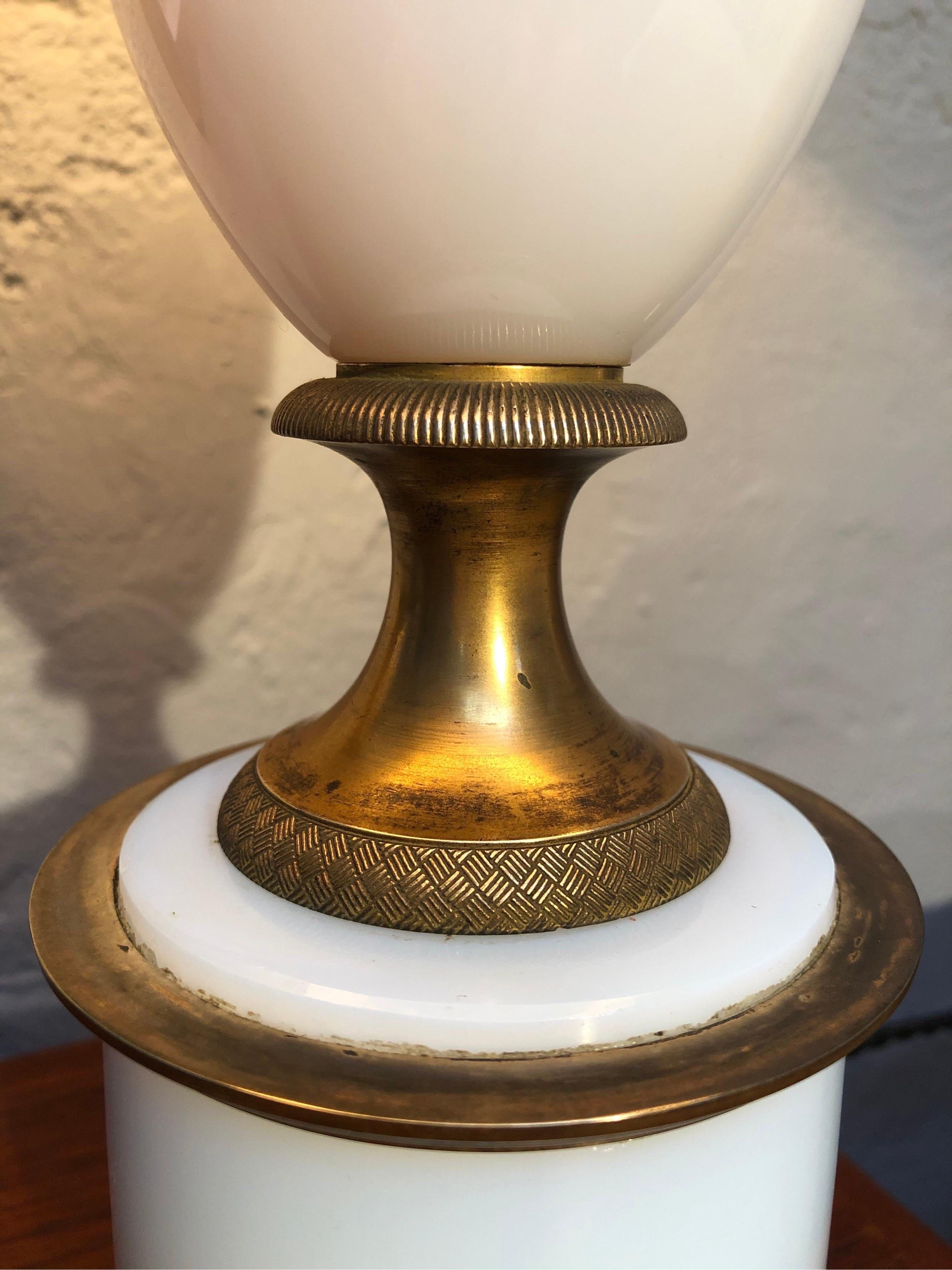 Beautiful Antique French Table Oil Lamp in Opaline Glass and Brass 3