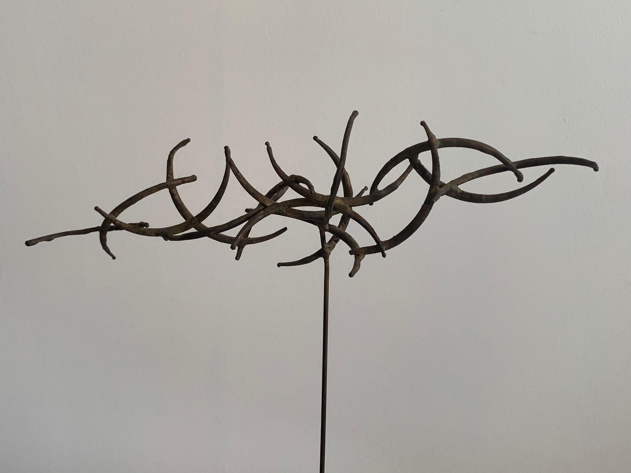 An interesting and elegant bronze sculpture, unsigned. In the style of Harry Bertoia or John Risley.
