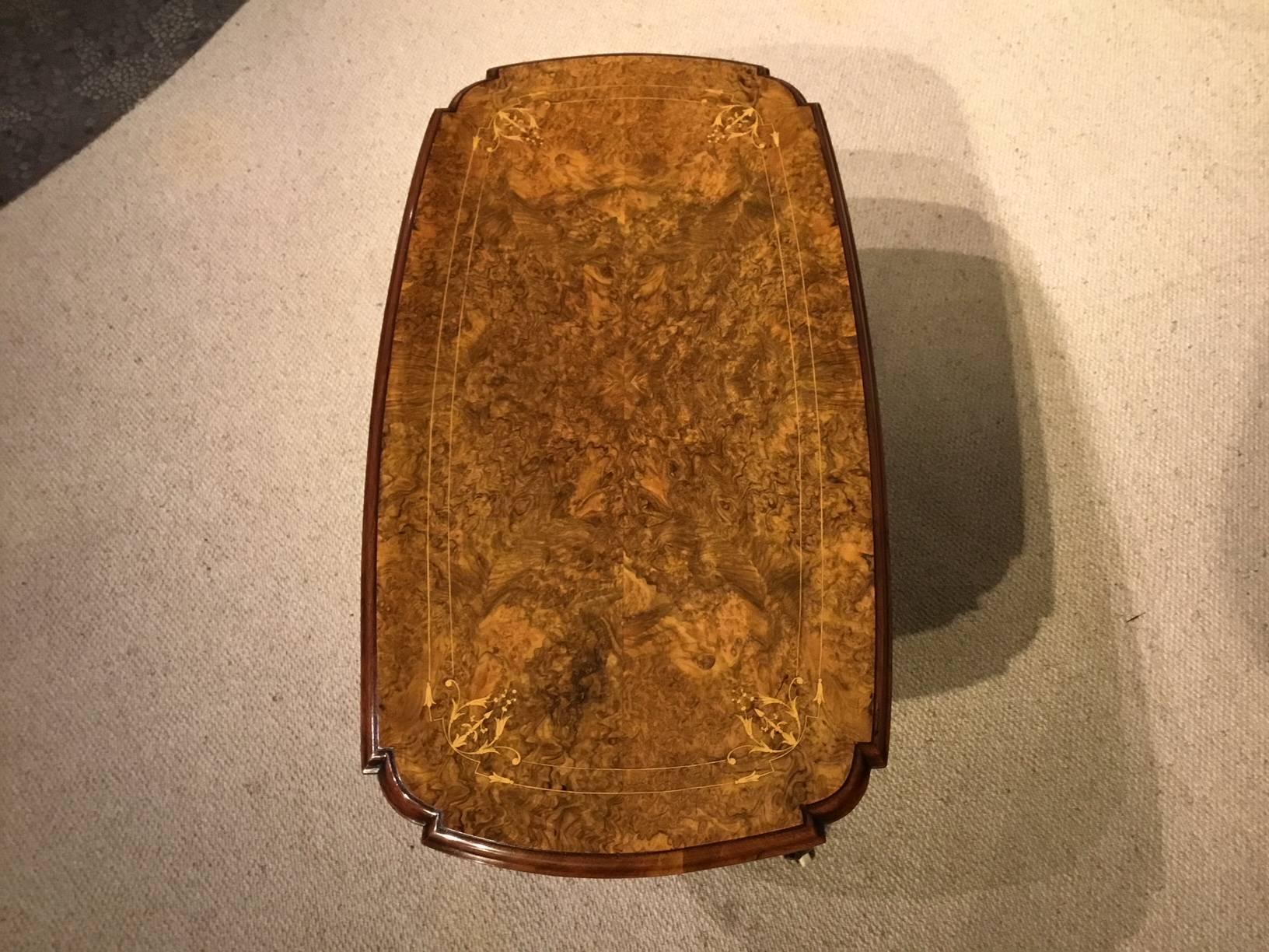 Beautiful Burr Walnut Inlaid Victorian Period Antique Coffee Table In Excellent Condition In Darwen, GB