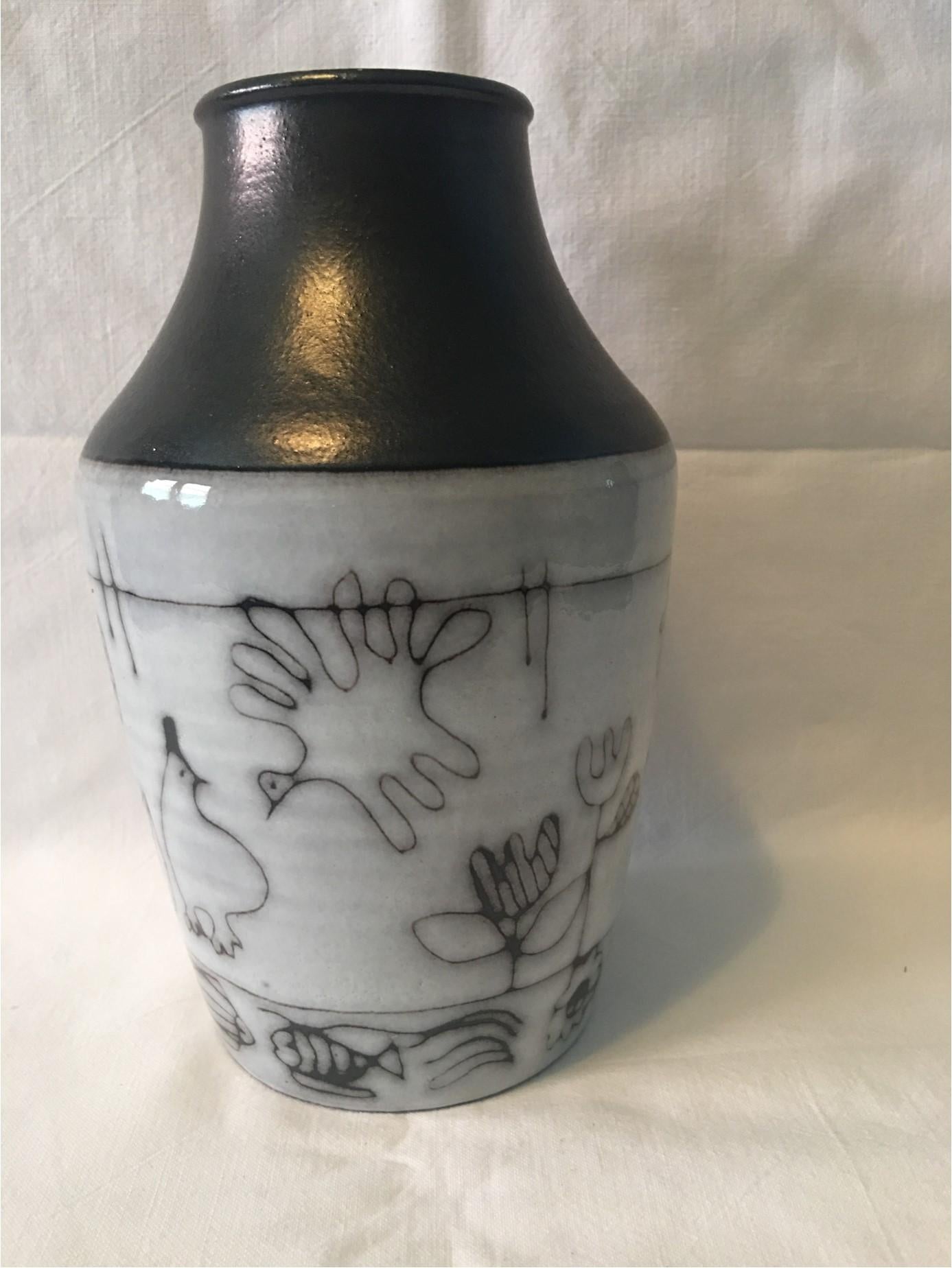 A beautiful Ceramic vase by Wilhelm and Elly Kuch In Good Condition For Sale In Frisco, TX