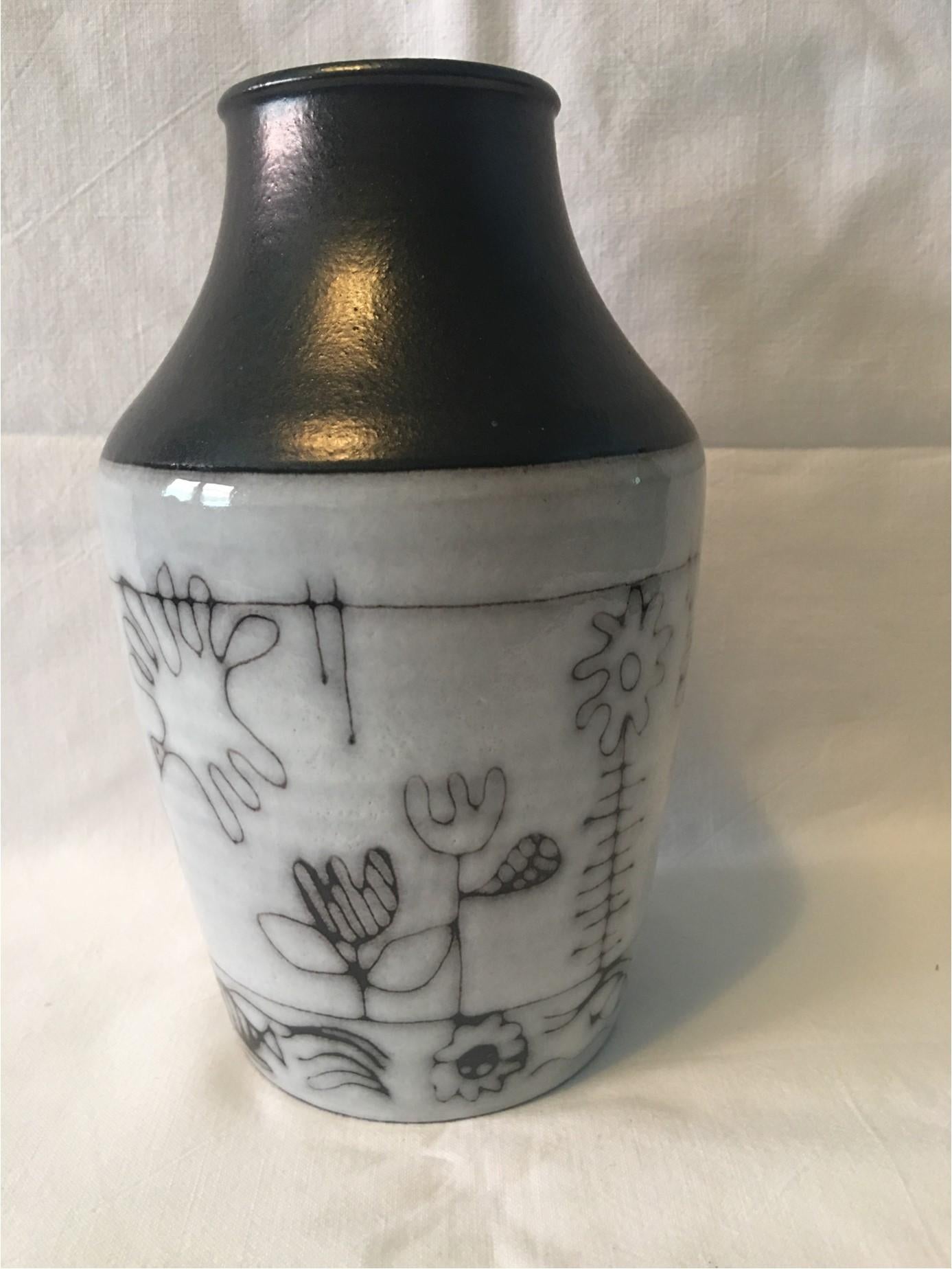 Mid-20th Century A beautiful Ceramic vase by Wilhelm and Elly Kuch For Sale