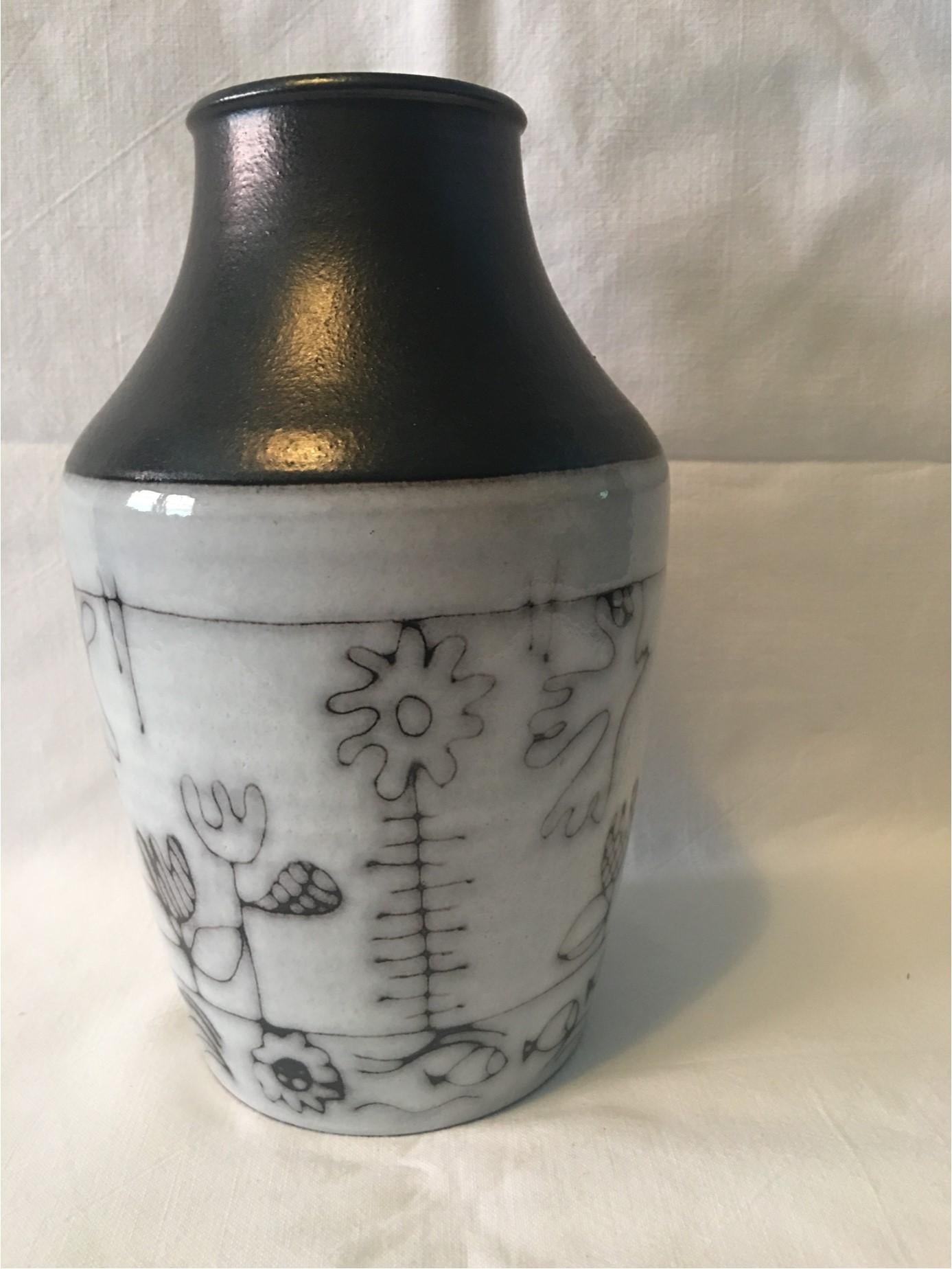 A beautiful Ceramic vase by Wilhelm and Elly Kuch For Sale 1