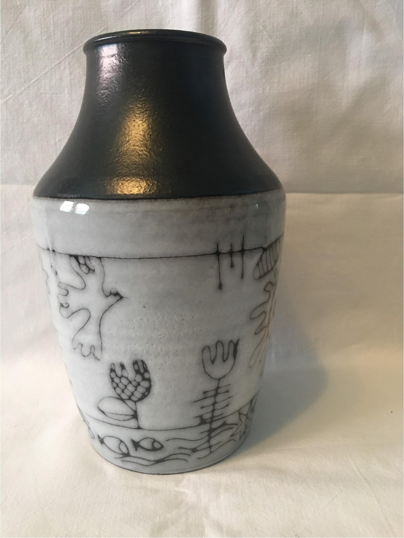 A beautiful Ceramic vase by Wilhelm and Elly Kuch For Sale 3