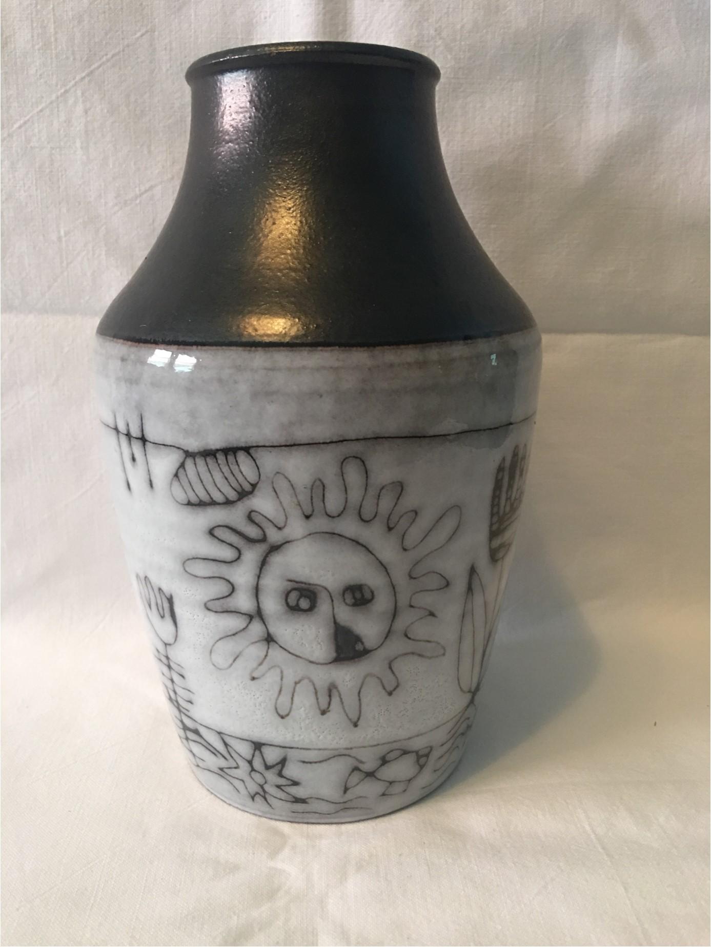 A very nice Ceramic Vase by Wilhelm and Elly Kuch of Burgthann , Germany. They are known for their beautiful and unique forms and glazes.
Wilhelm Kuch, born 1925 ,1947 apprenticeship - Gusso Reuss in Munich - 1948 opened the studio in Burgthann -