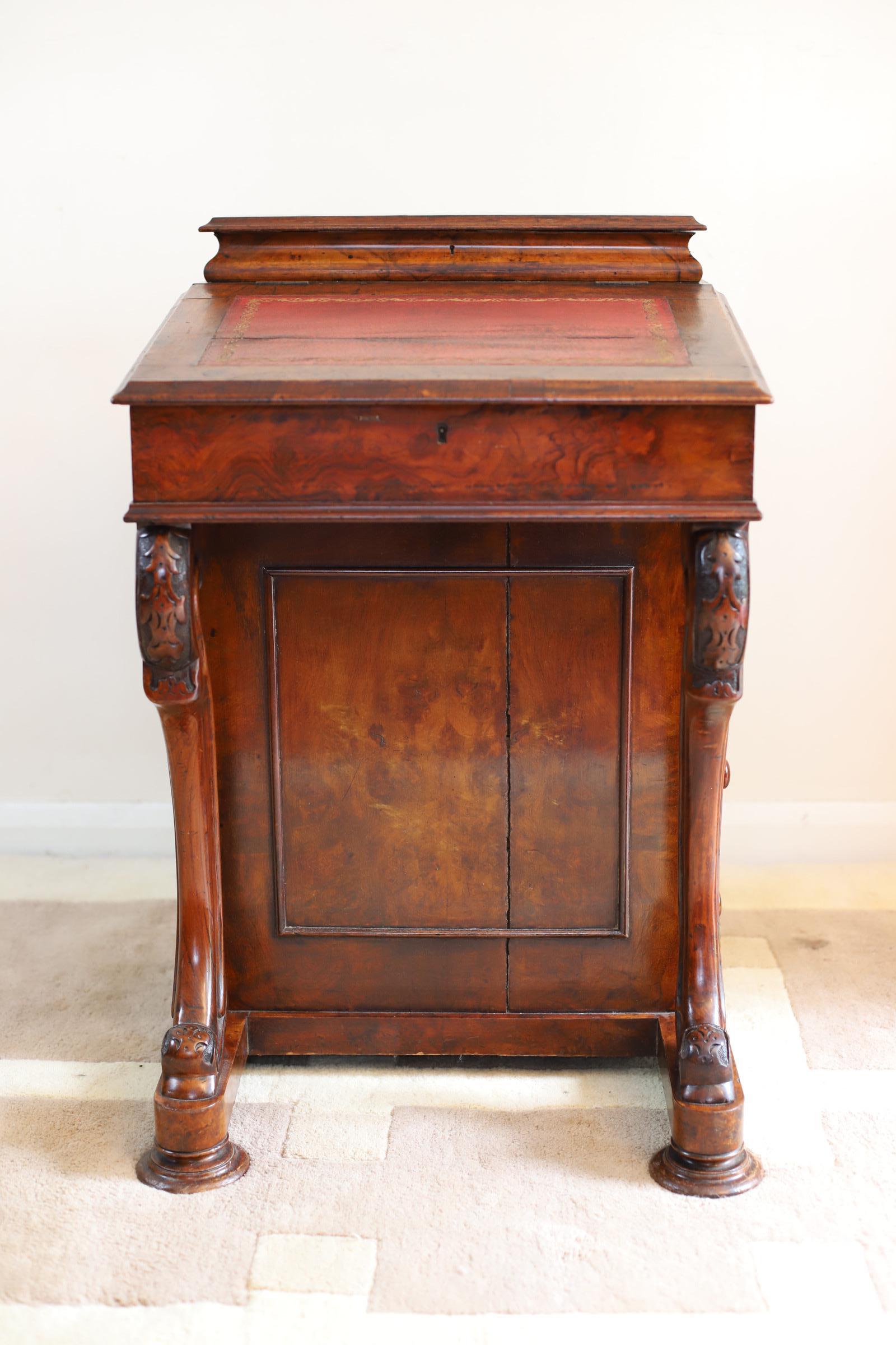 Early Victorian Beautiful Early-Victorian Walnut Davenport For Sale
