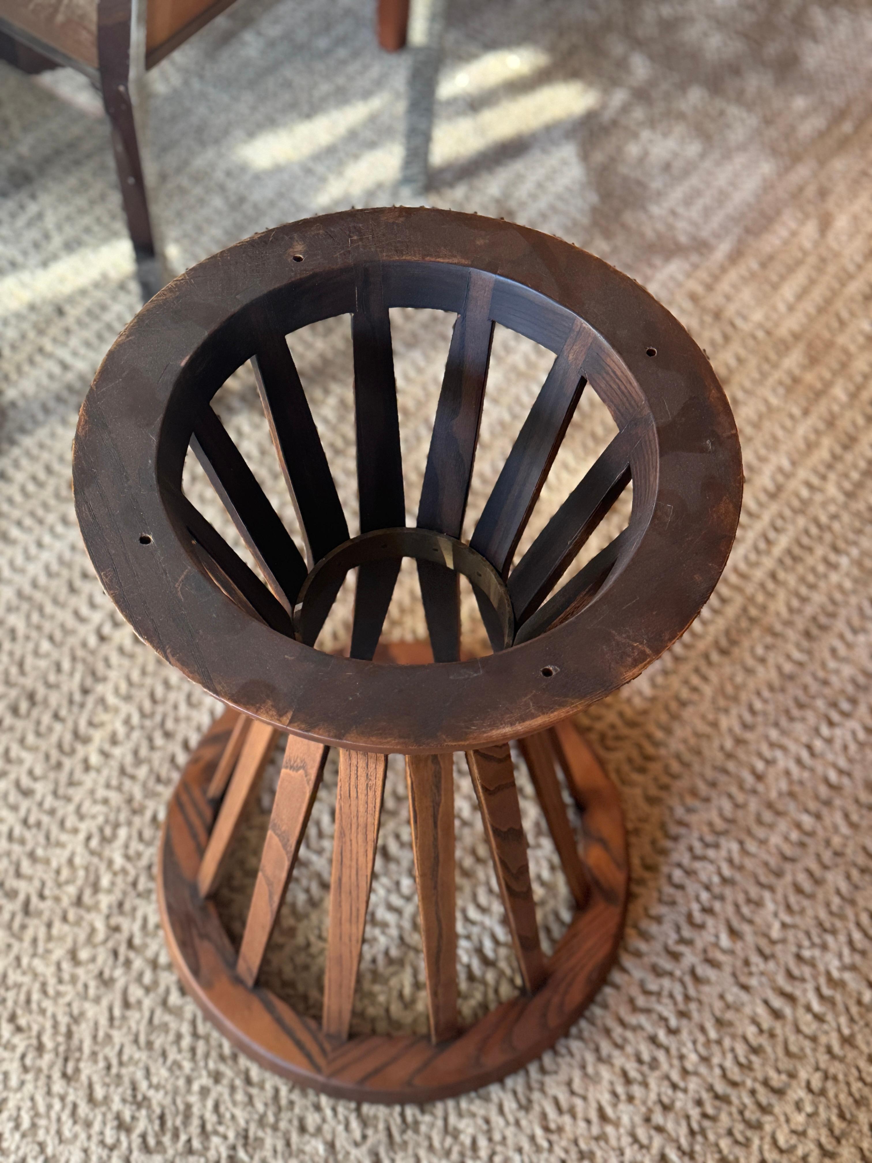 Oak A beautiful Edward Wormley for Dunbar sheaf of wheat accent table, circa 1960s For Sale