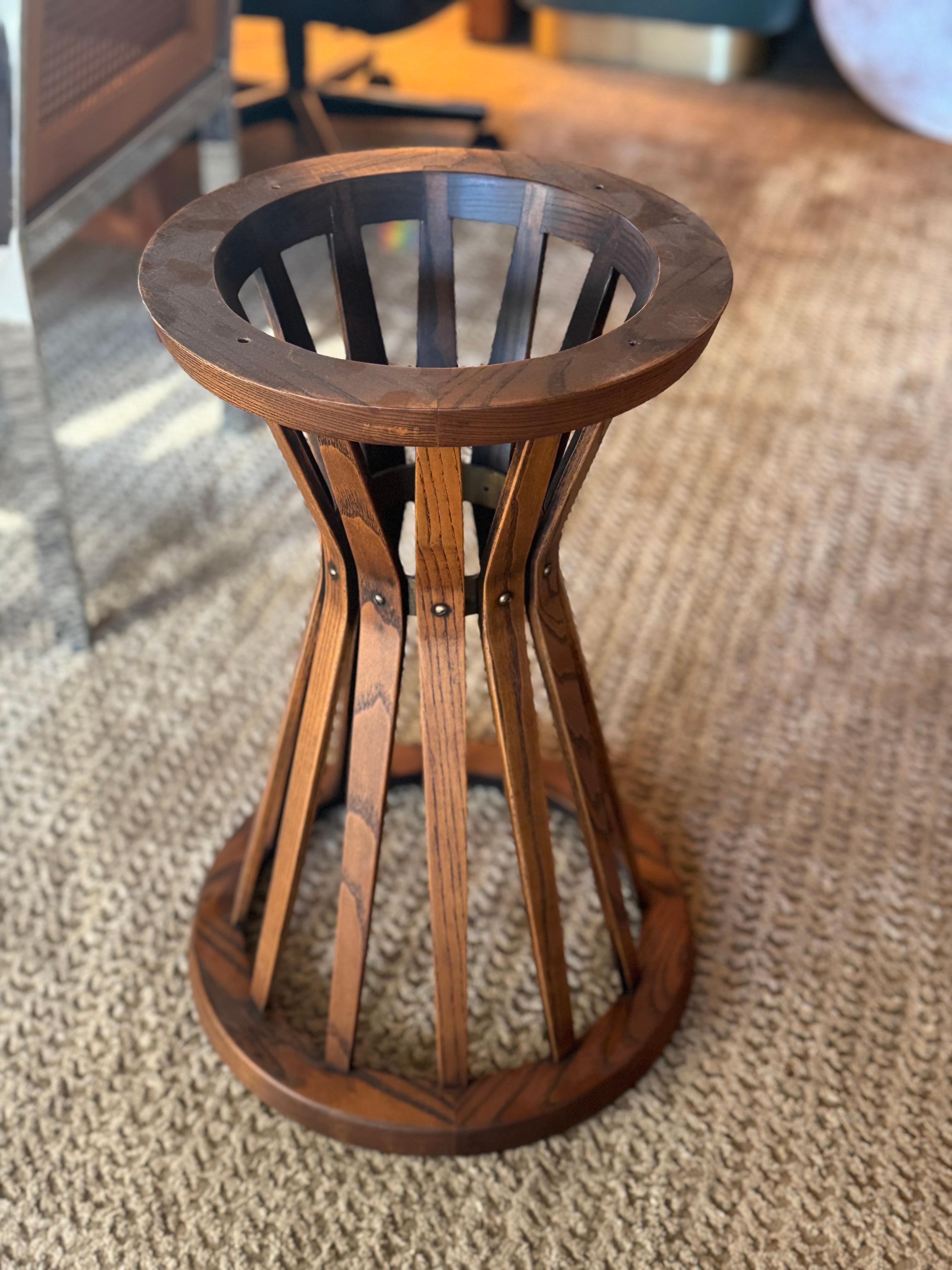 A beautiful Edward Wormley for Dunbar sheaf of wheat accent table, circa 1960s For Sale 1