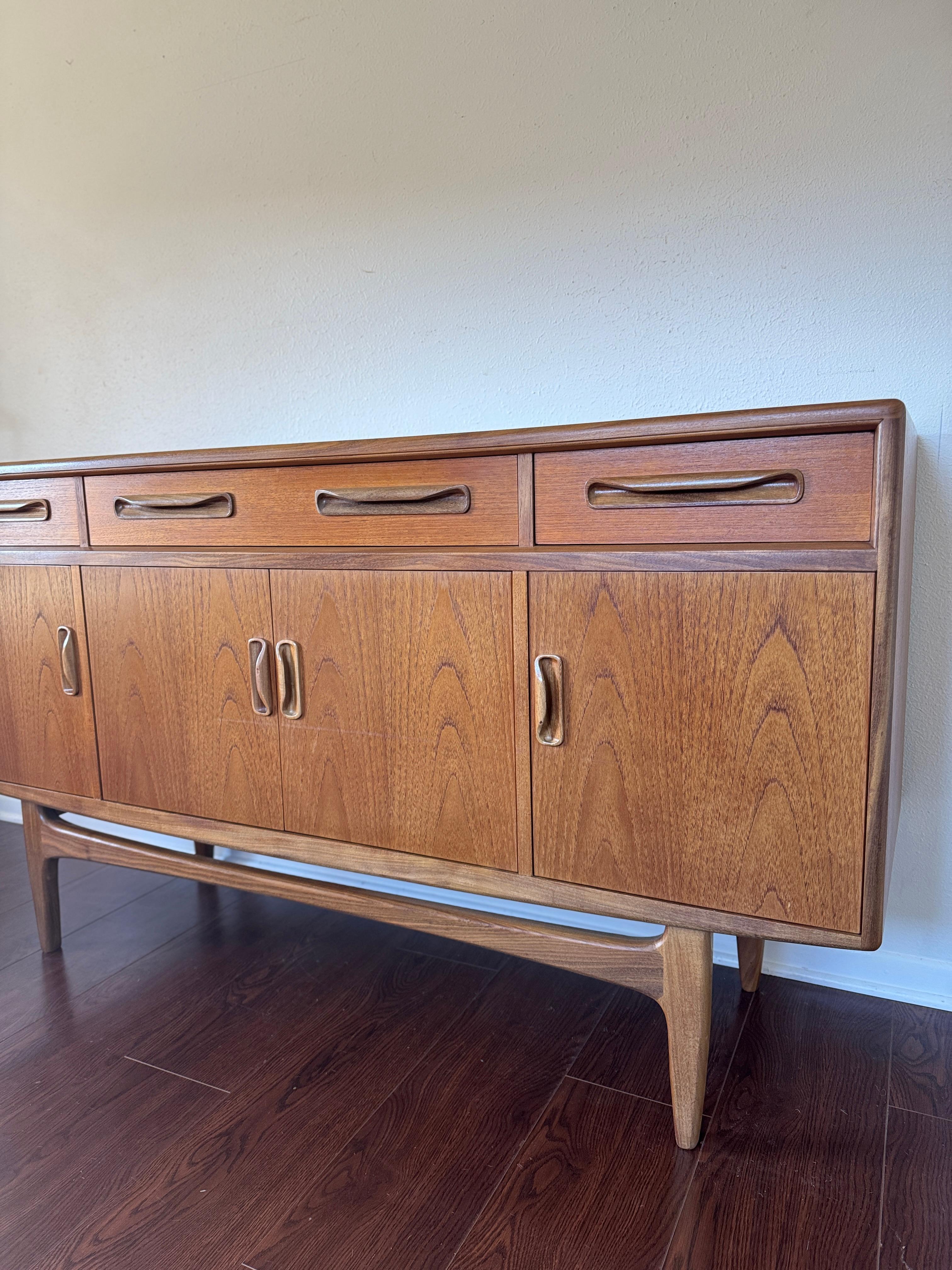 A beautiful G Plan sideboard signed by Ib Kofod Larsen, circa 1960s 8