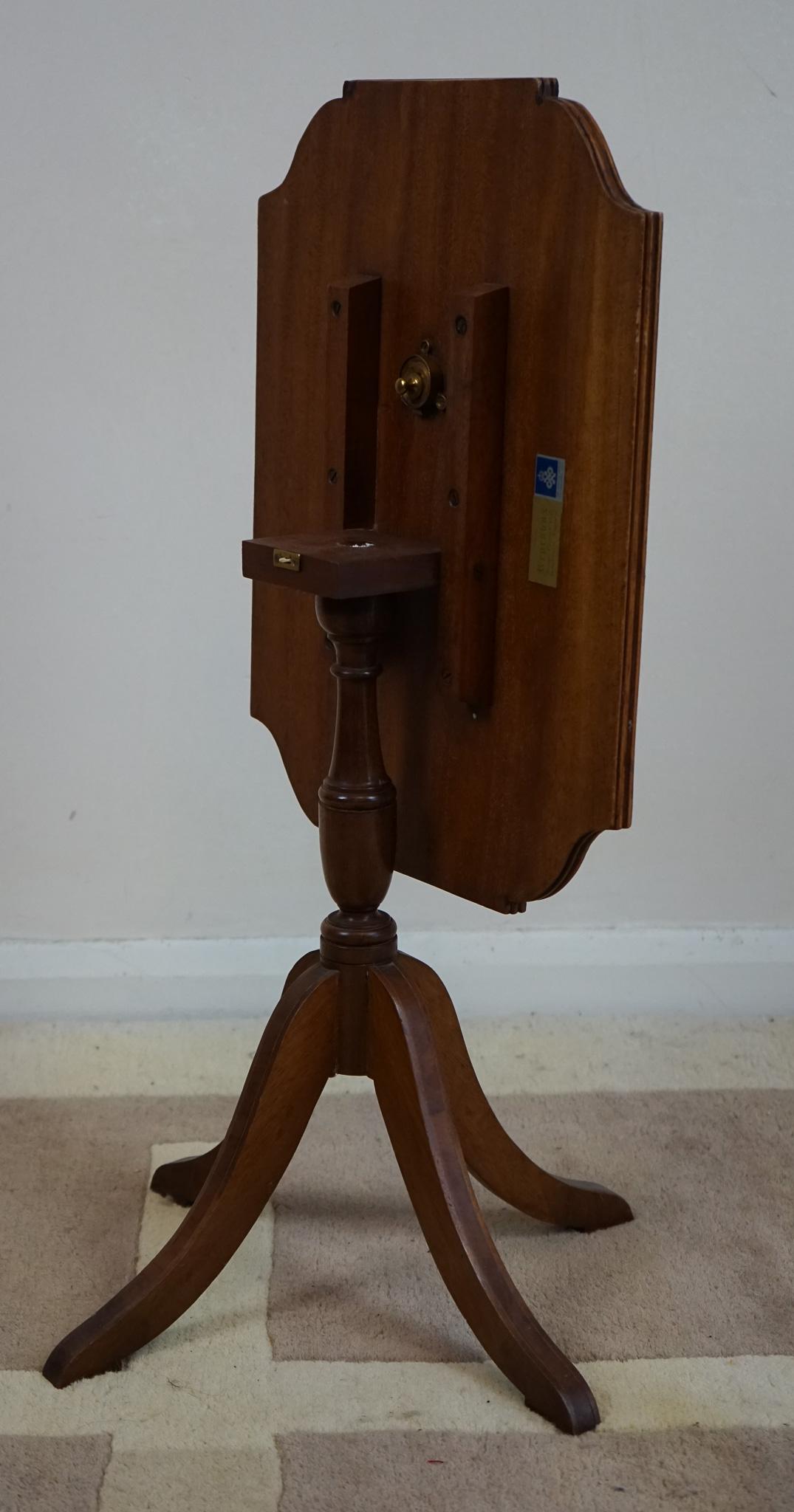 Mid-20th Century Beautiful Georgian Style Wine Table Made by Bevan Funnell Reprodux