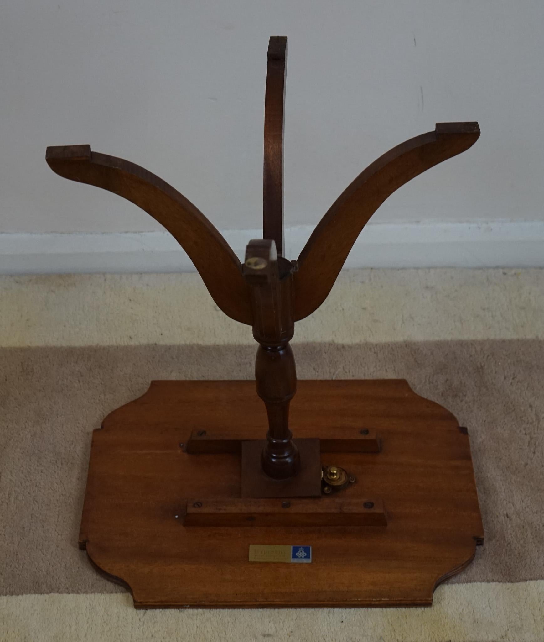 Wood Beautiful Georgian Style Wine Table Made by Bevan Funnell Reprodux