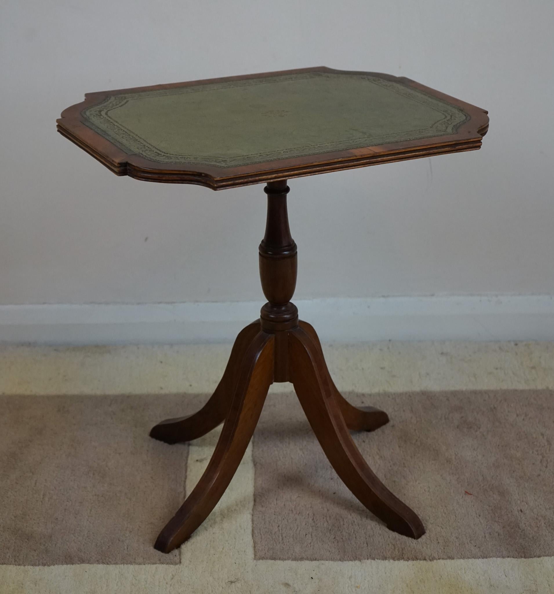 Beautiful Georgian Style Wine Table Made by Bevan Funnell Reprodux 1