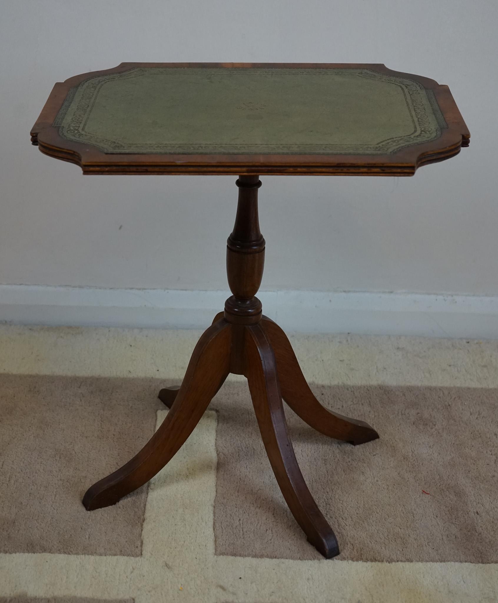 Beautiful Georgian Style Wine Table Made by Bevan Funnell Reprodux 2