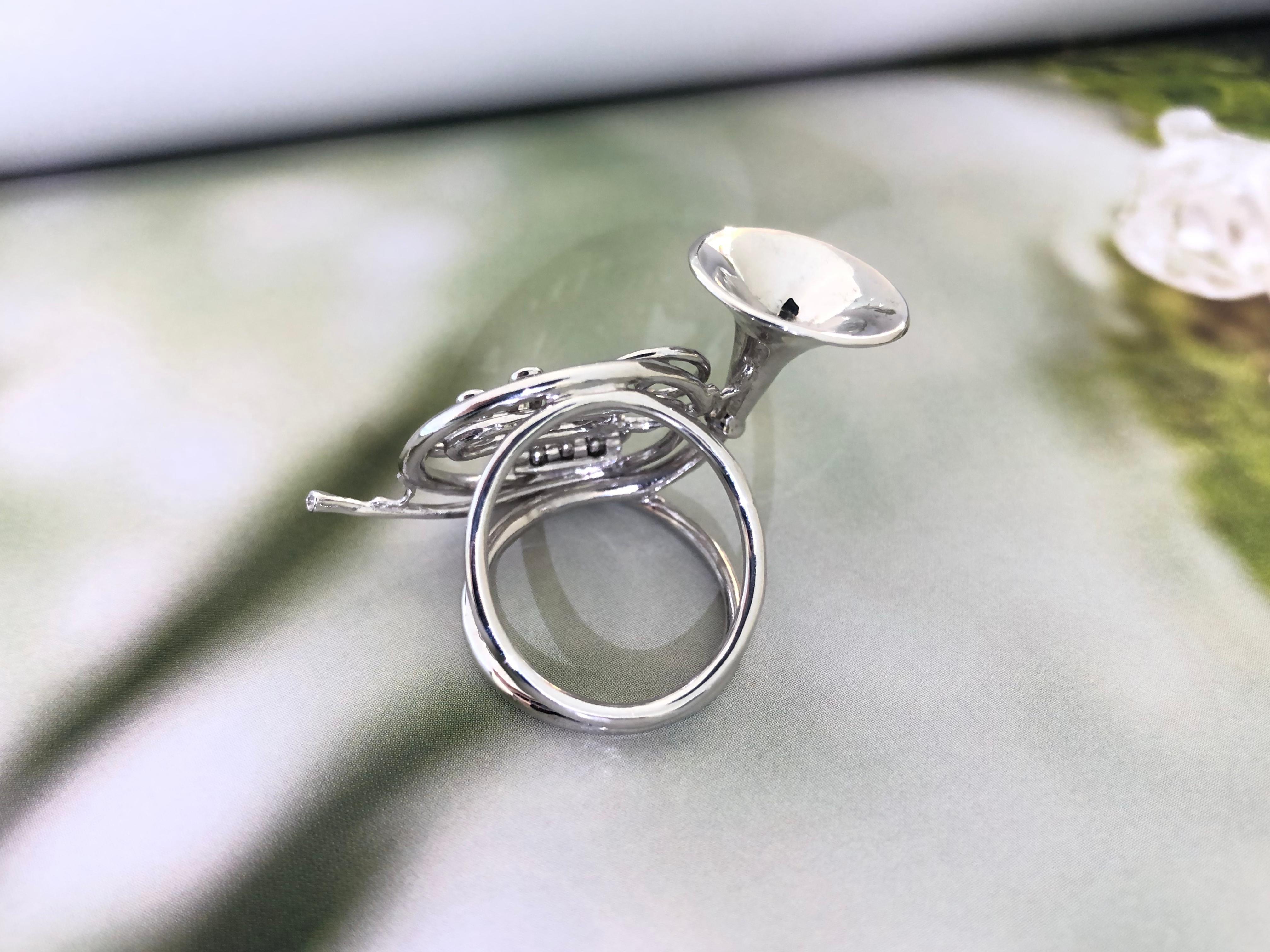 Eine schöne Hand Made Französisch Horn Ring in 925 Silber für Damen oder Herren im Angebot