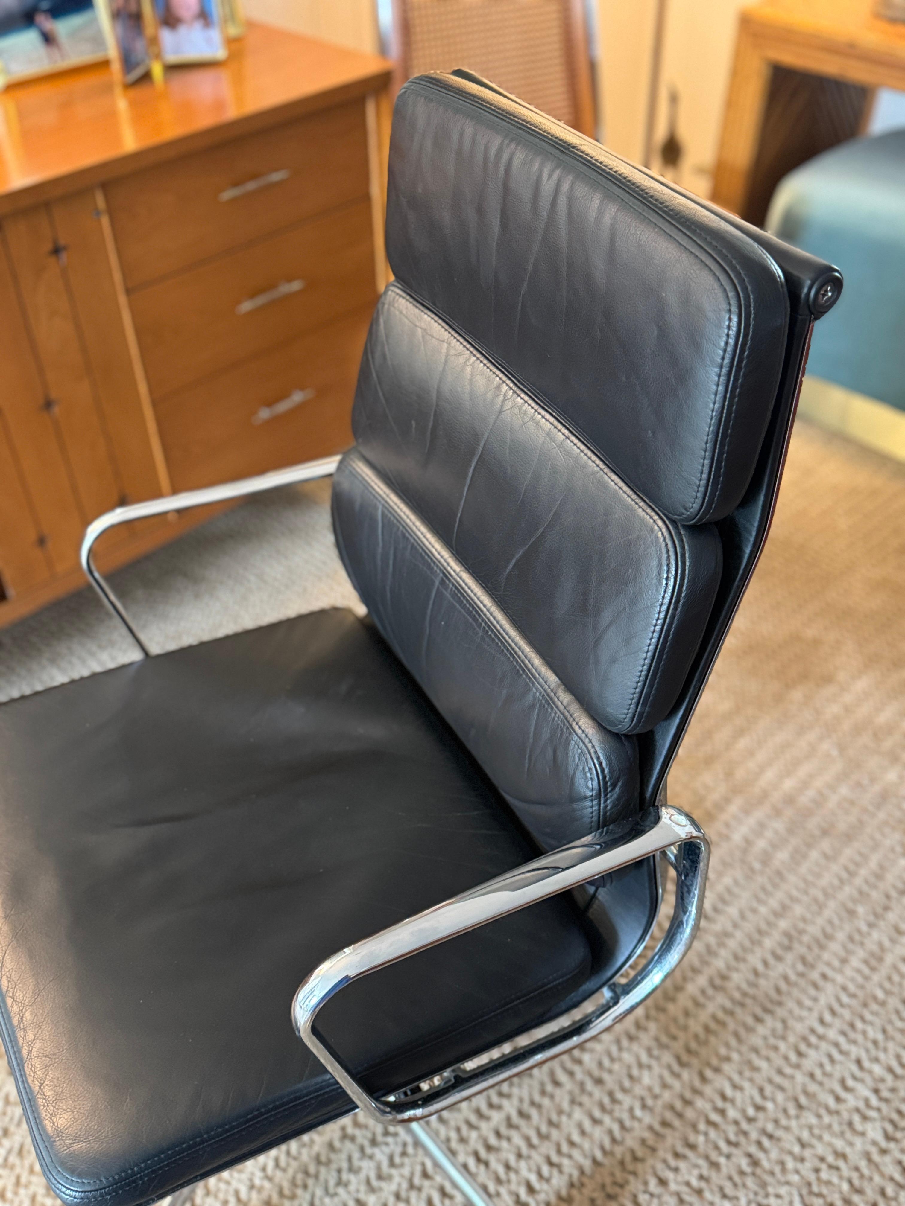 A beautiful high back softpad office chair by Charles Eames for Vitra 6