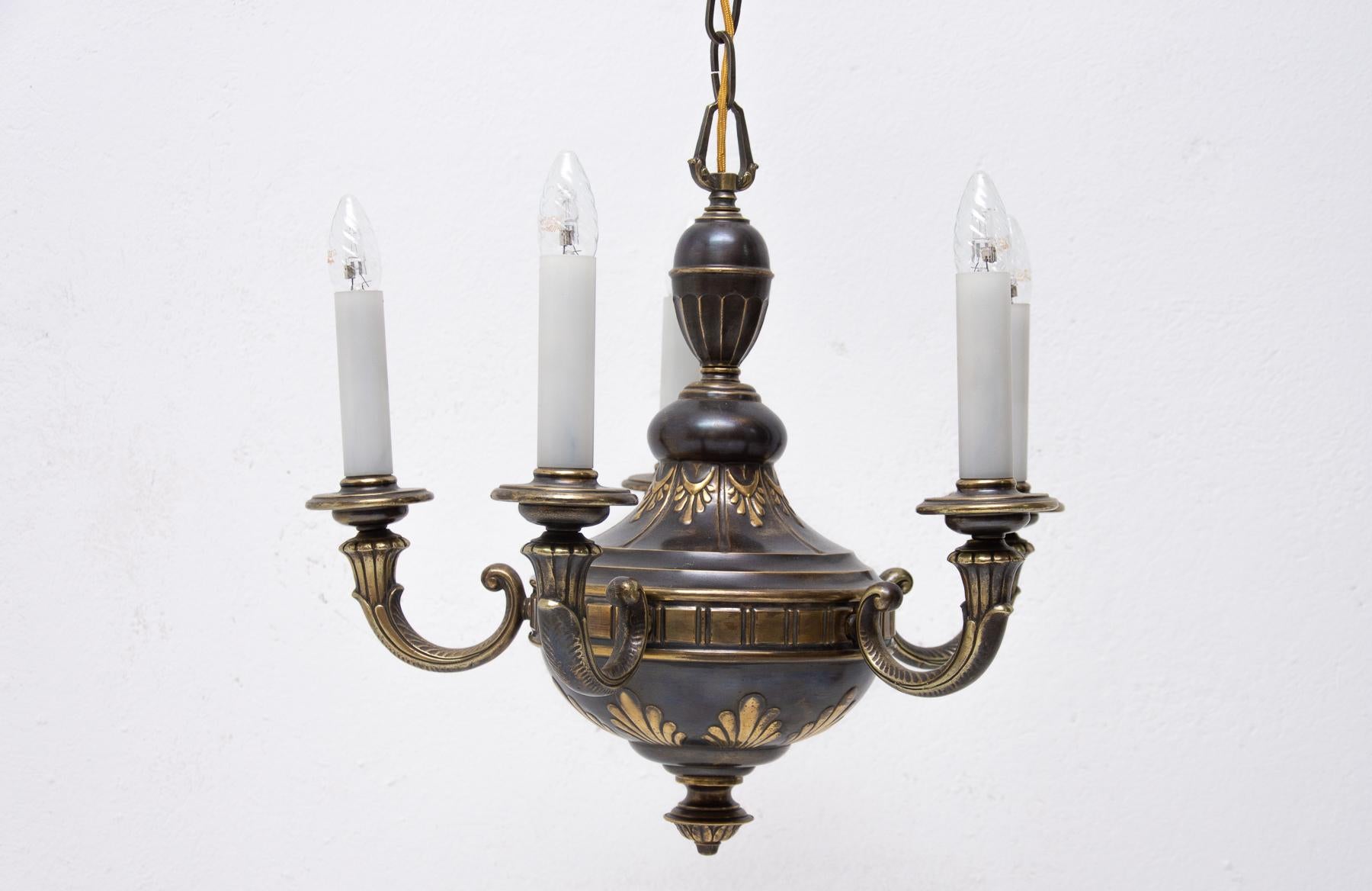 Beautiful Historicizing Brass Five-Armed Chandelier 3