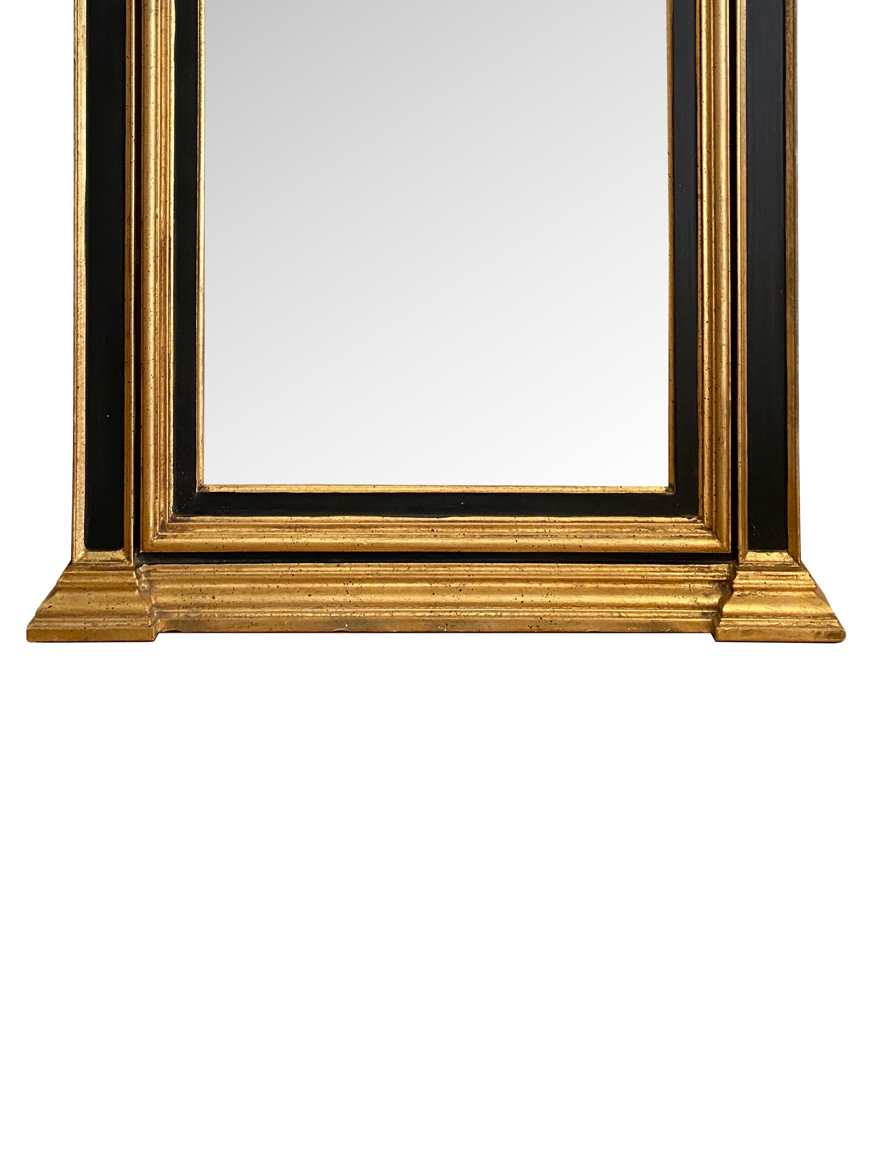 Ein schöner, großer neoklassischer italienischer Spiegel im Angebot 1