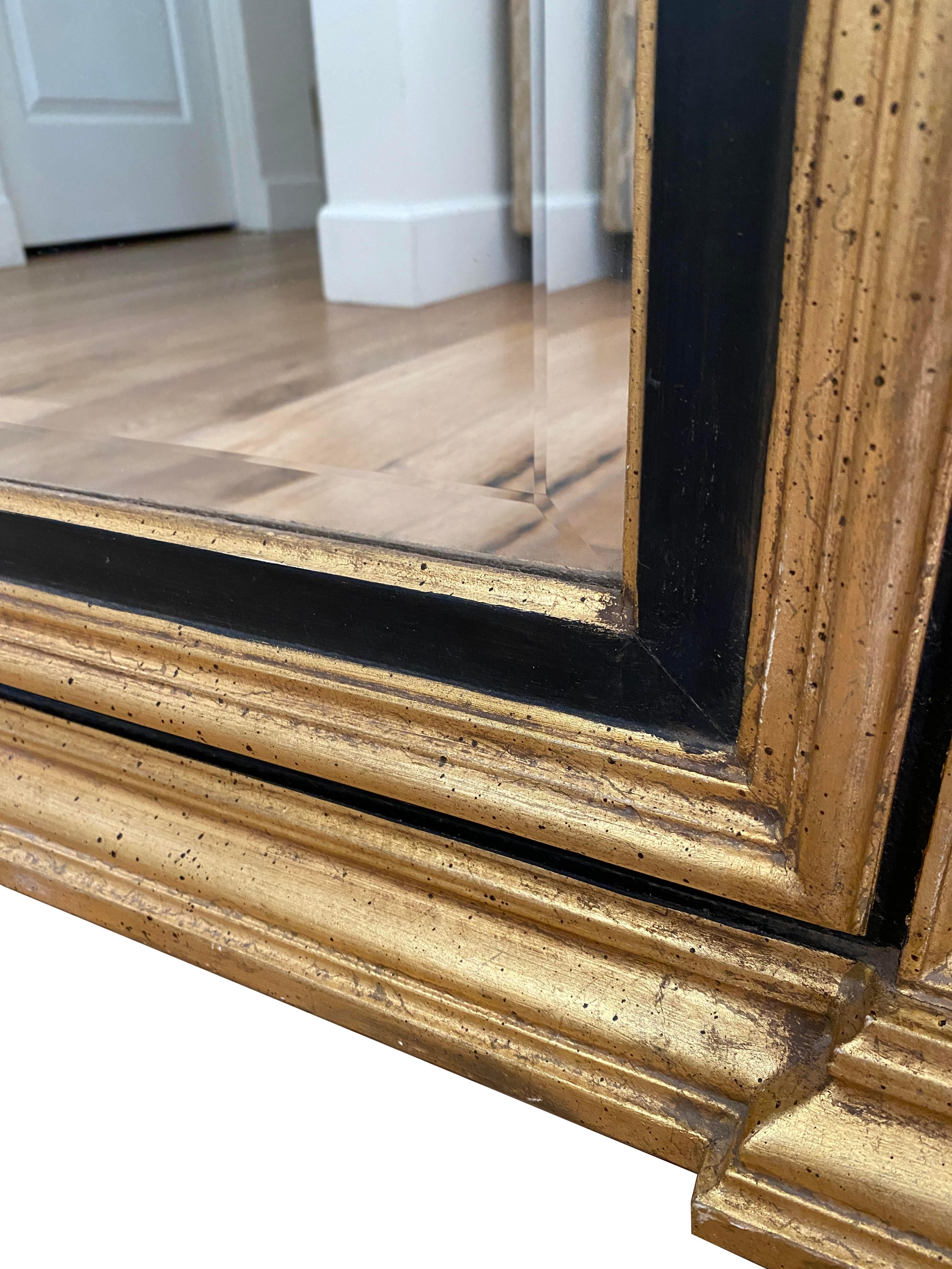 Ein schöner, großer neoklassischer italienischer Spiegel im Angebot 2