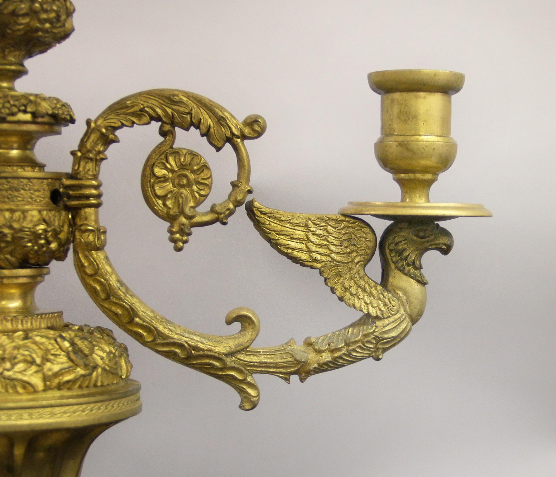 Schöne vergoldete Bronzelampe im Empire-Stil des späten 19. Jahrhunderts (Belle Époque) im Angebot