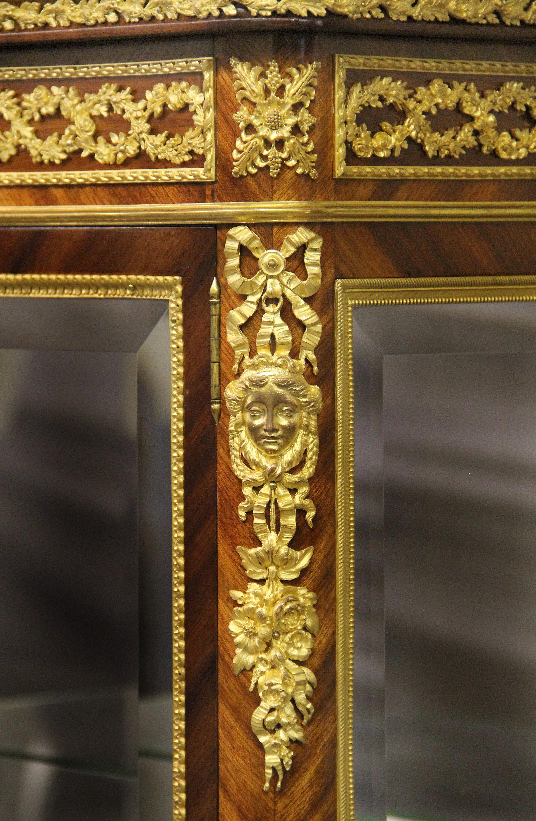 French Beautiful Late 19th Century Gilt Bronze Mounted Vitrine by François Linke