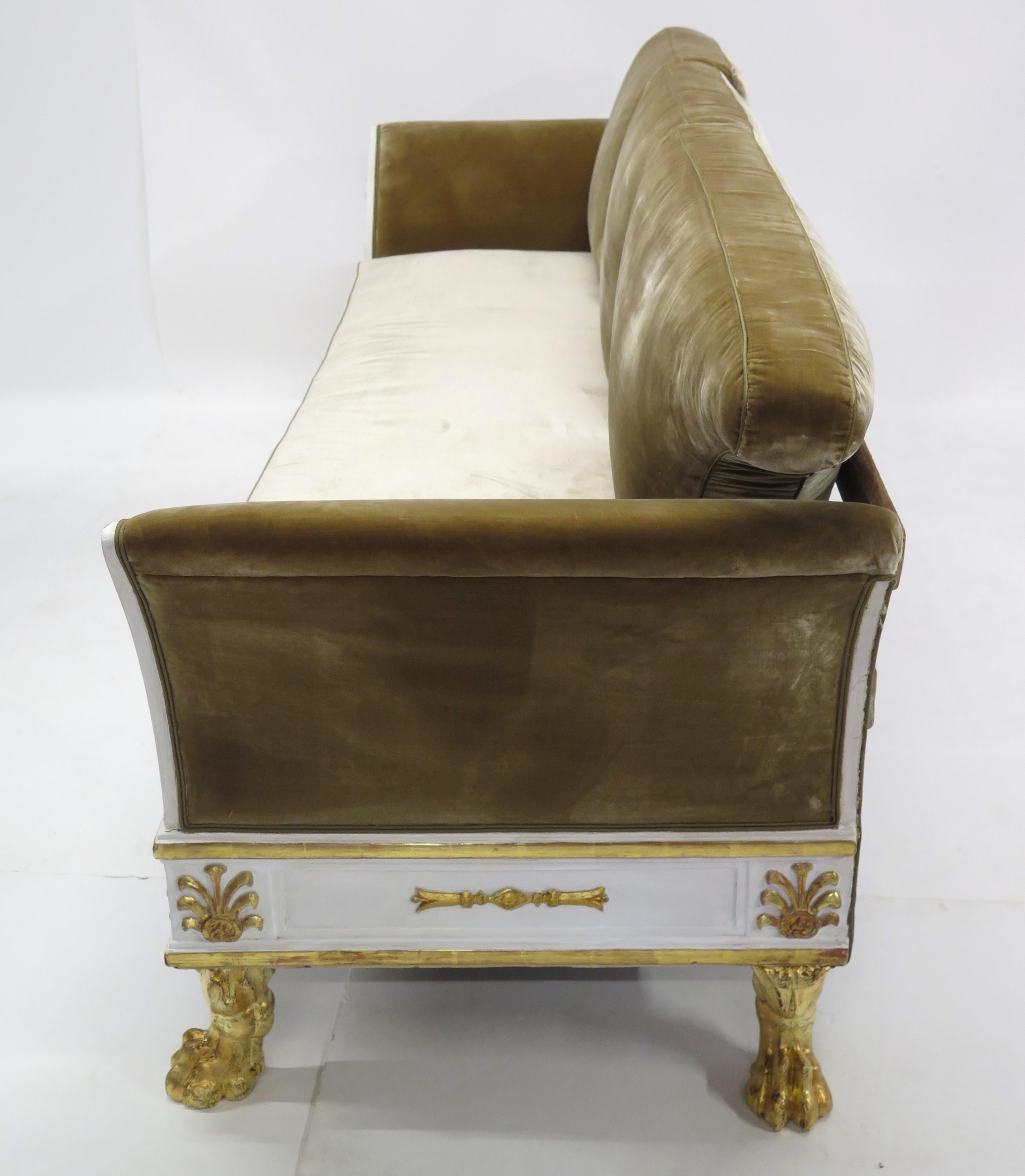 Schöne spät englische Regency-Farbe und vergoldetes, teilweise vergoldetes Settee im Zustand „Gut“ im Angebot in Dallas, TX