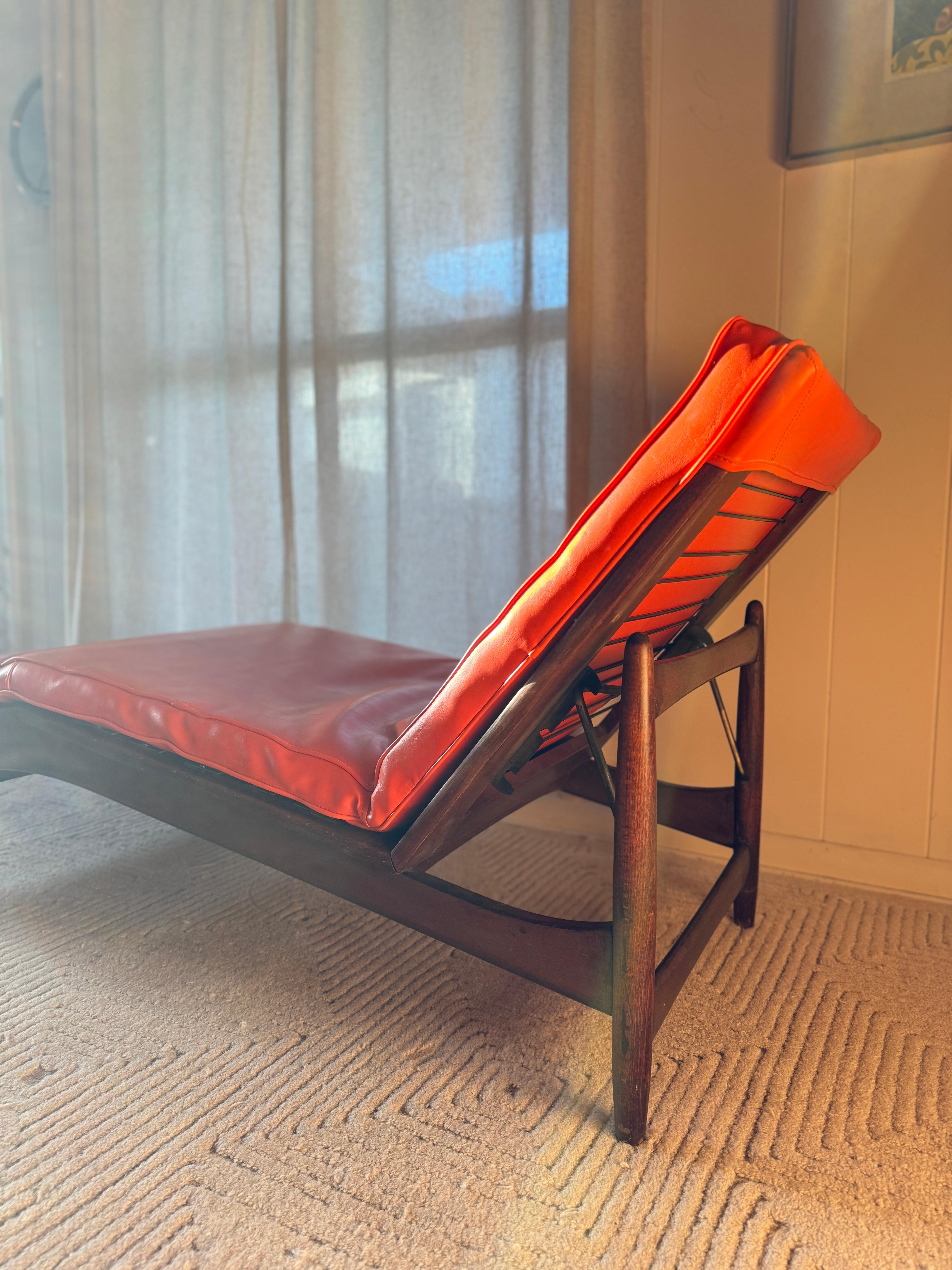 A beautiful mid century modern Danish lounge chair by Ib Kofod Larsen for Selig For Sale 5