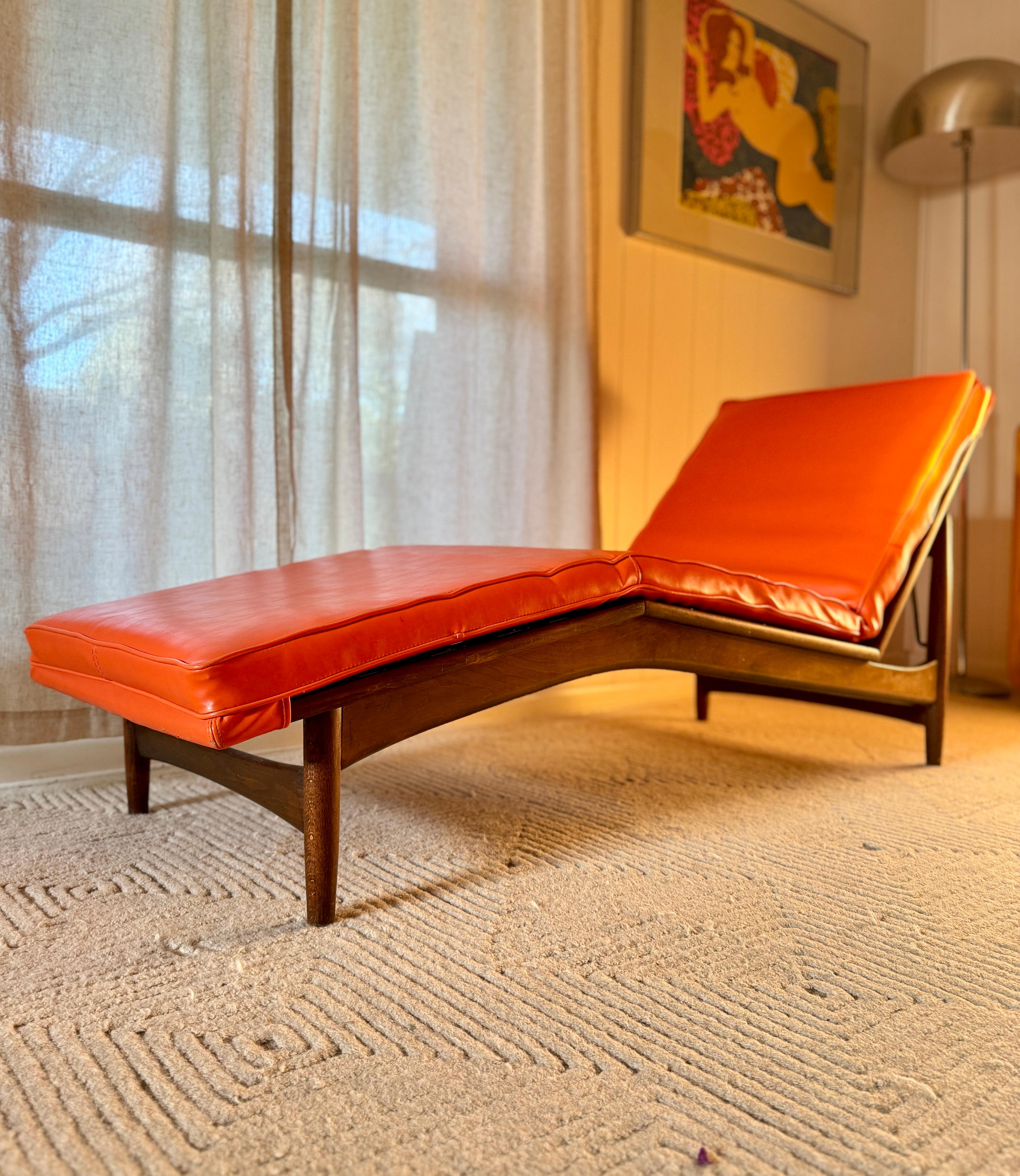 A beautiful mid century modern Danish lounge chair by Ib Kofod Larsen for Selig For Sale 7