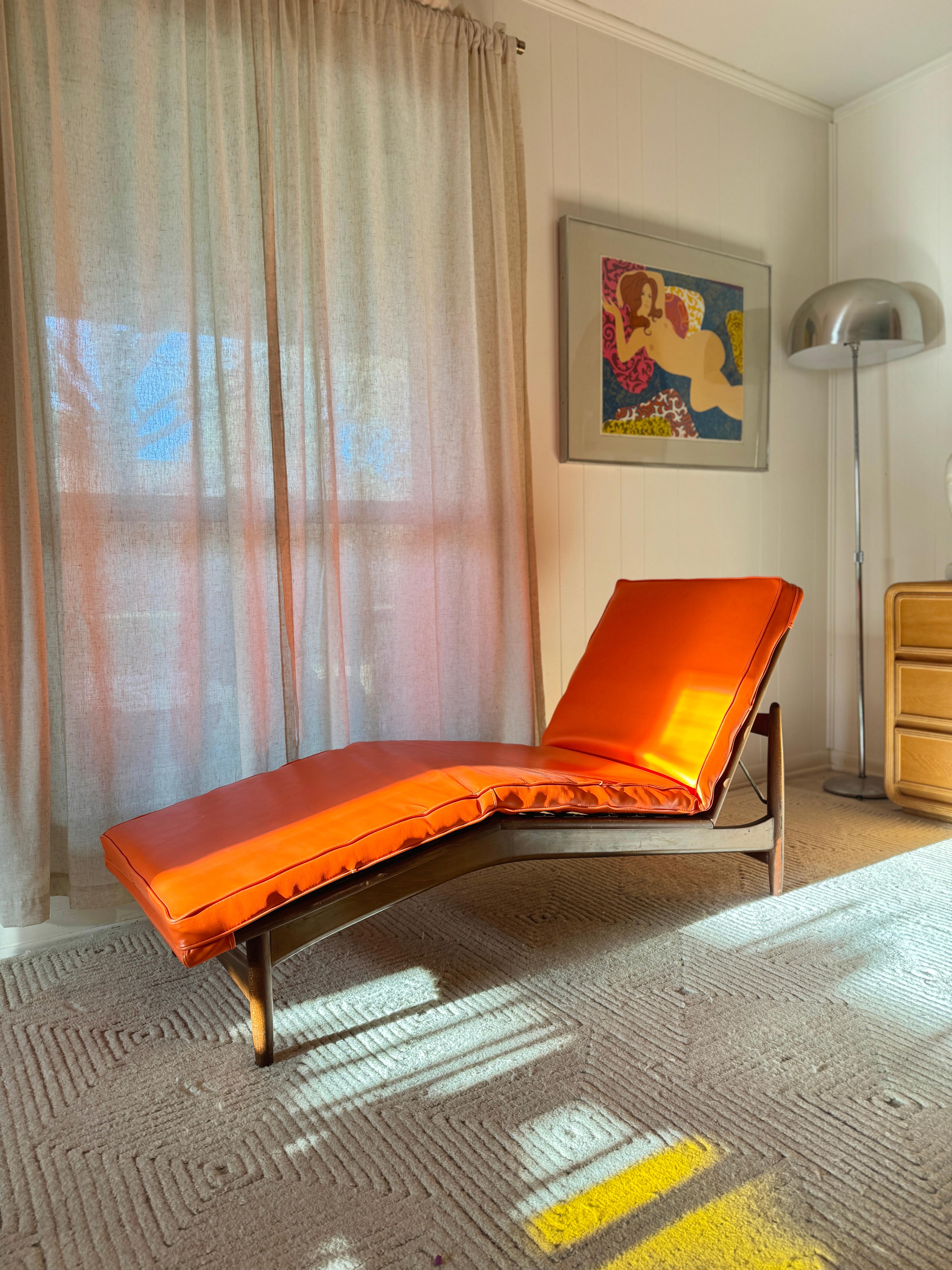 A beautiful mid century modern Danish lounge chair by Ib Kofod Larsen for Selig For Sale 8