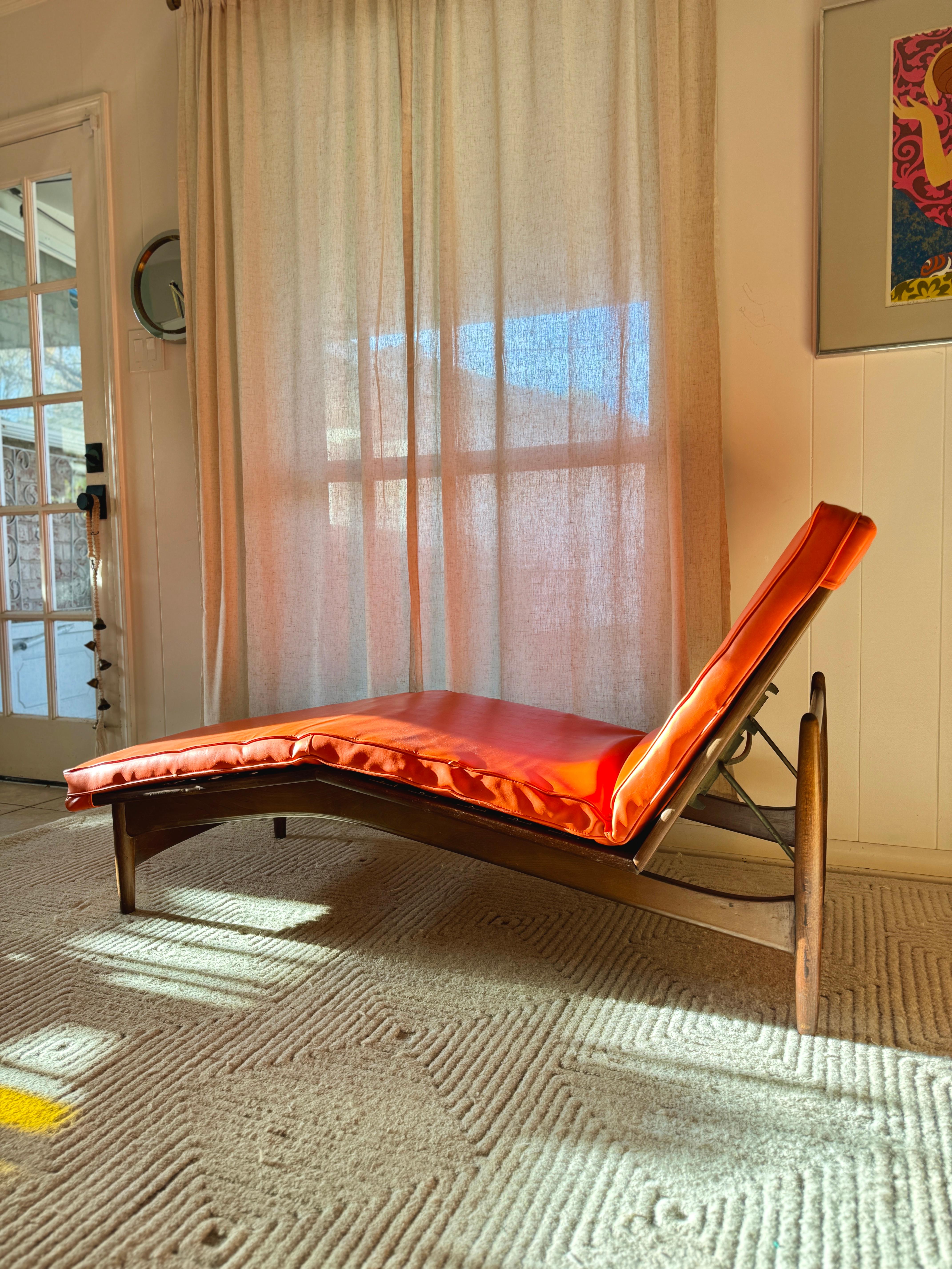 A beautiful mid century modern Danish lounge chair by Ib Kofod Larsen for Selig For Sale 2
