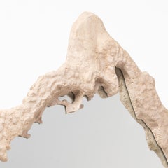 Una mente maravillosa - Espejo orgánico escultural en arenisca by Odditi