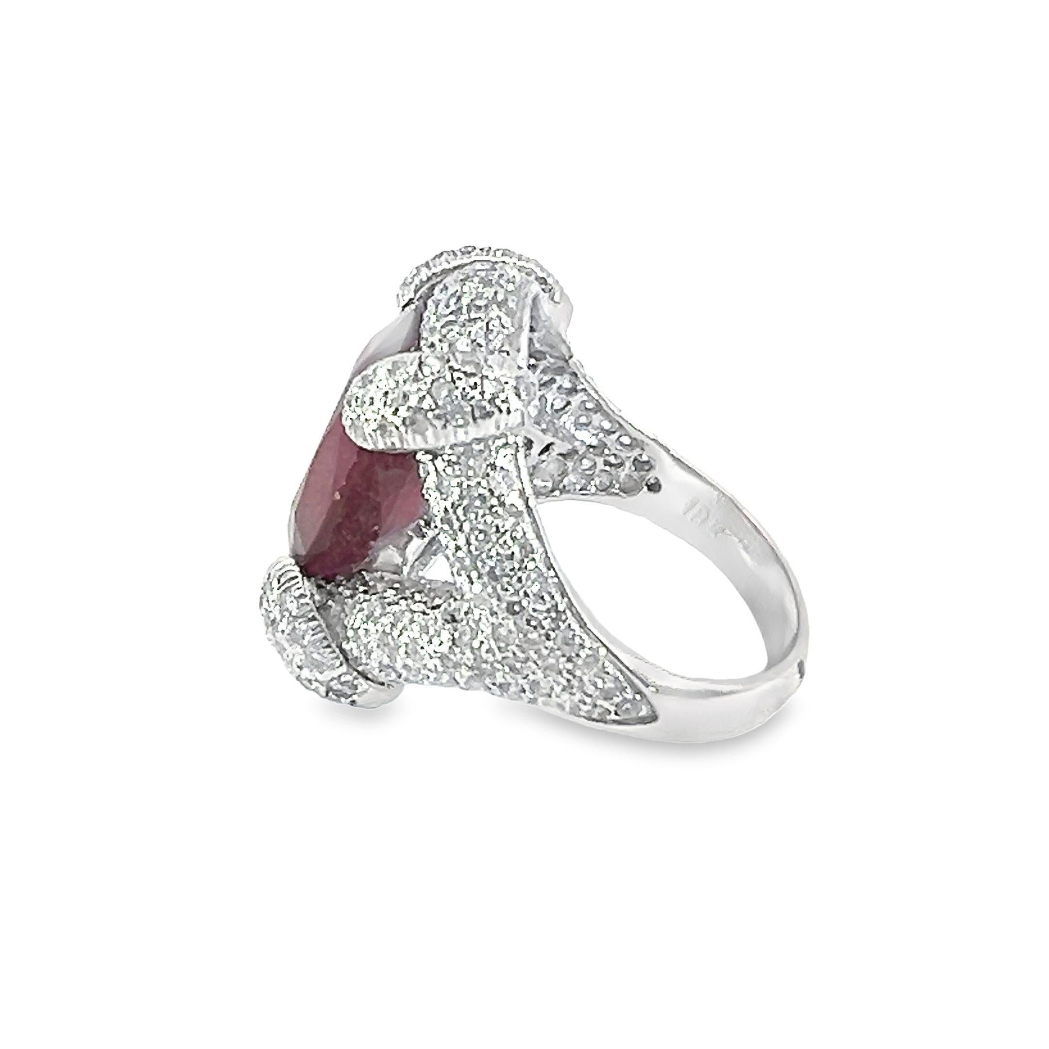 Ein wunderschöner Ring mit Rubin und Diamant in 18 Karat Gold gefasst in natürlichem Glas (Gemischter Schliff) im Angebot