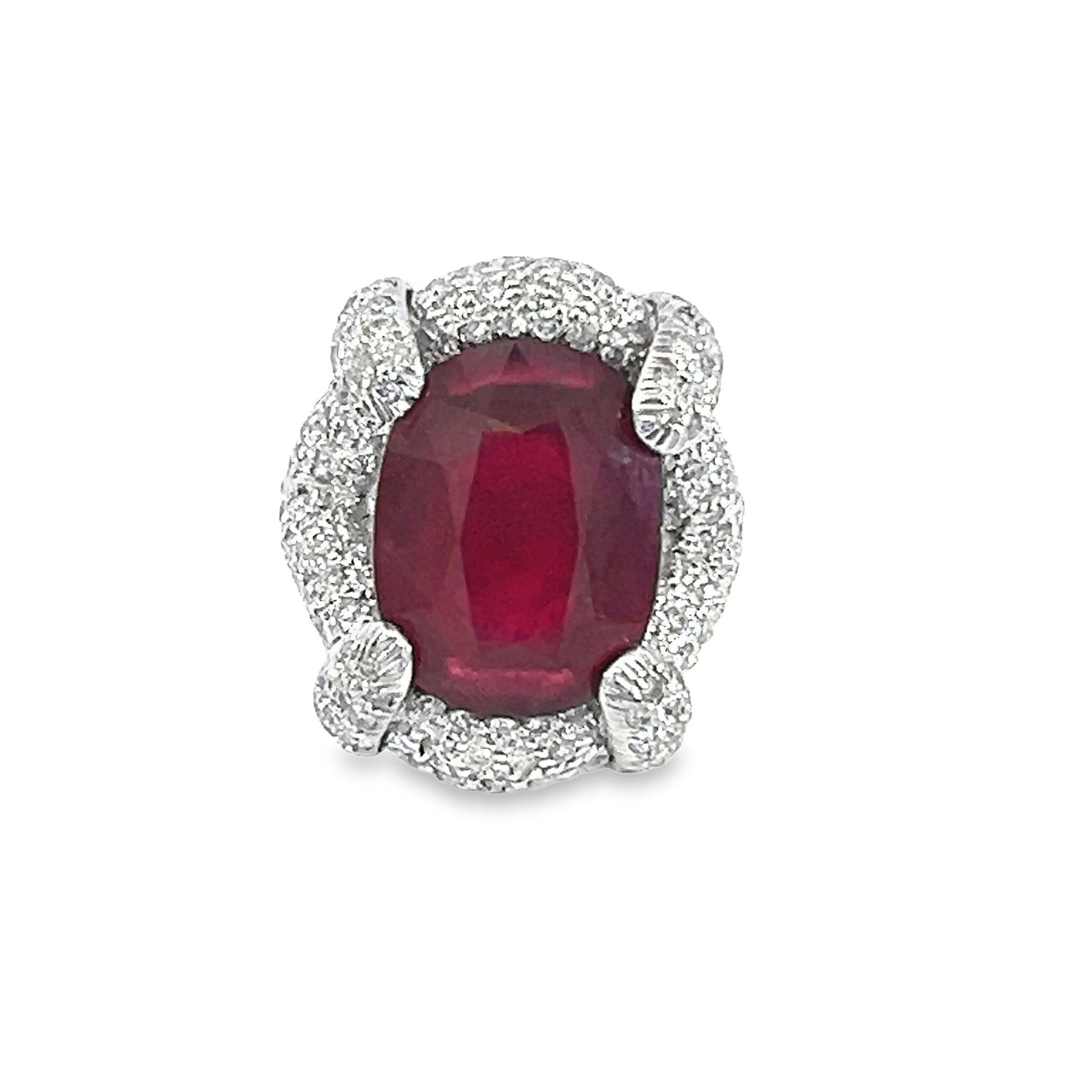 Ein wunderschöner Ring mit Rubin und Diamant in 18 Karat Gold gefasst in natürlichem Glas Damen im Angebot