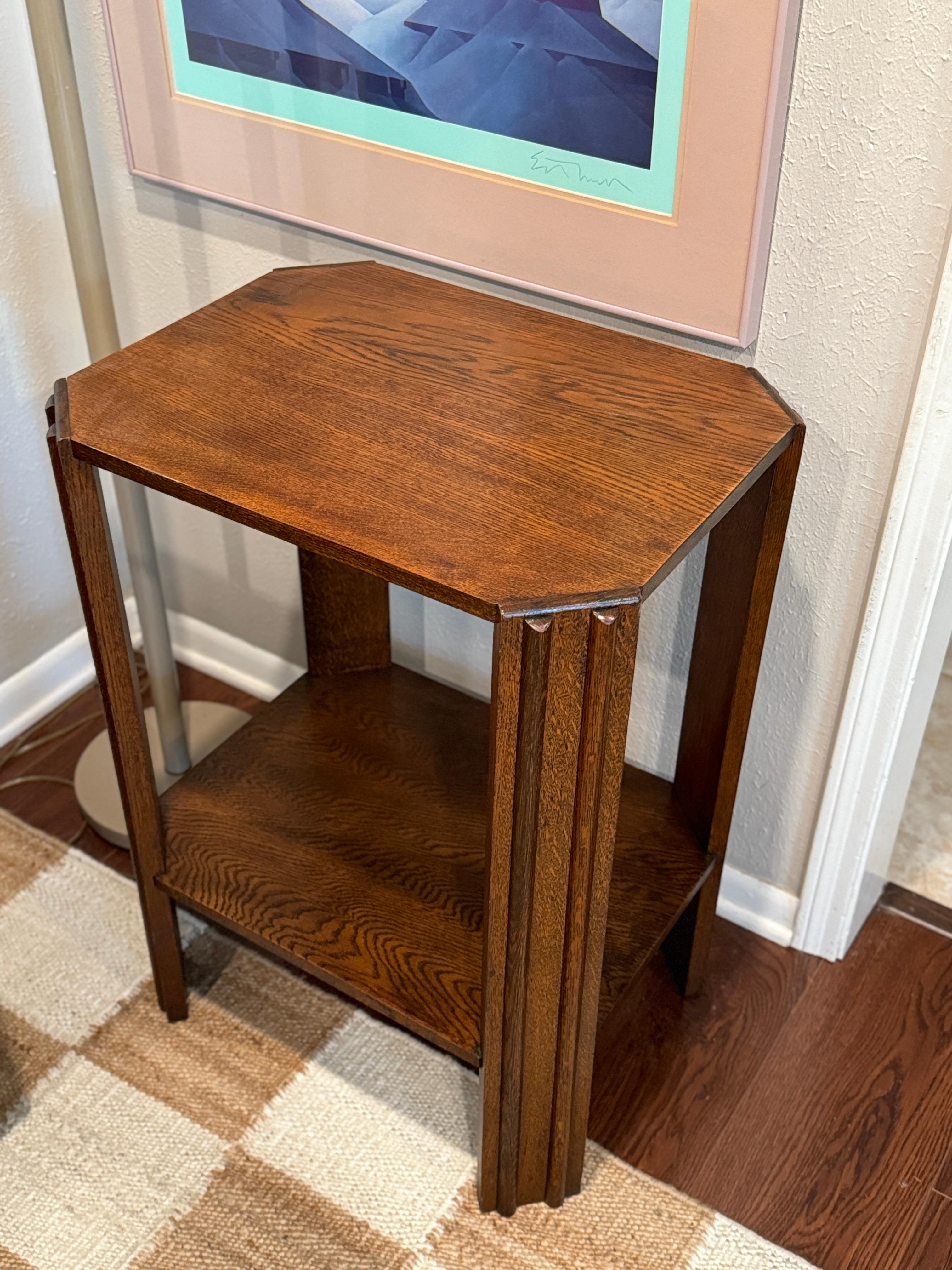 Schöner originaler Art-Deco-Beistelltisch, ca. 1940er Jahre im Angebot 2