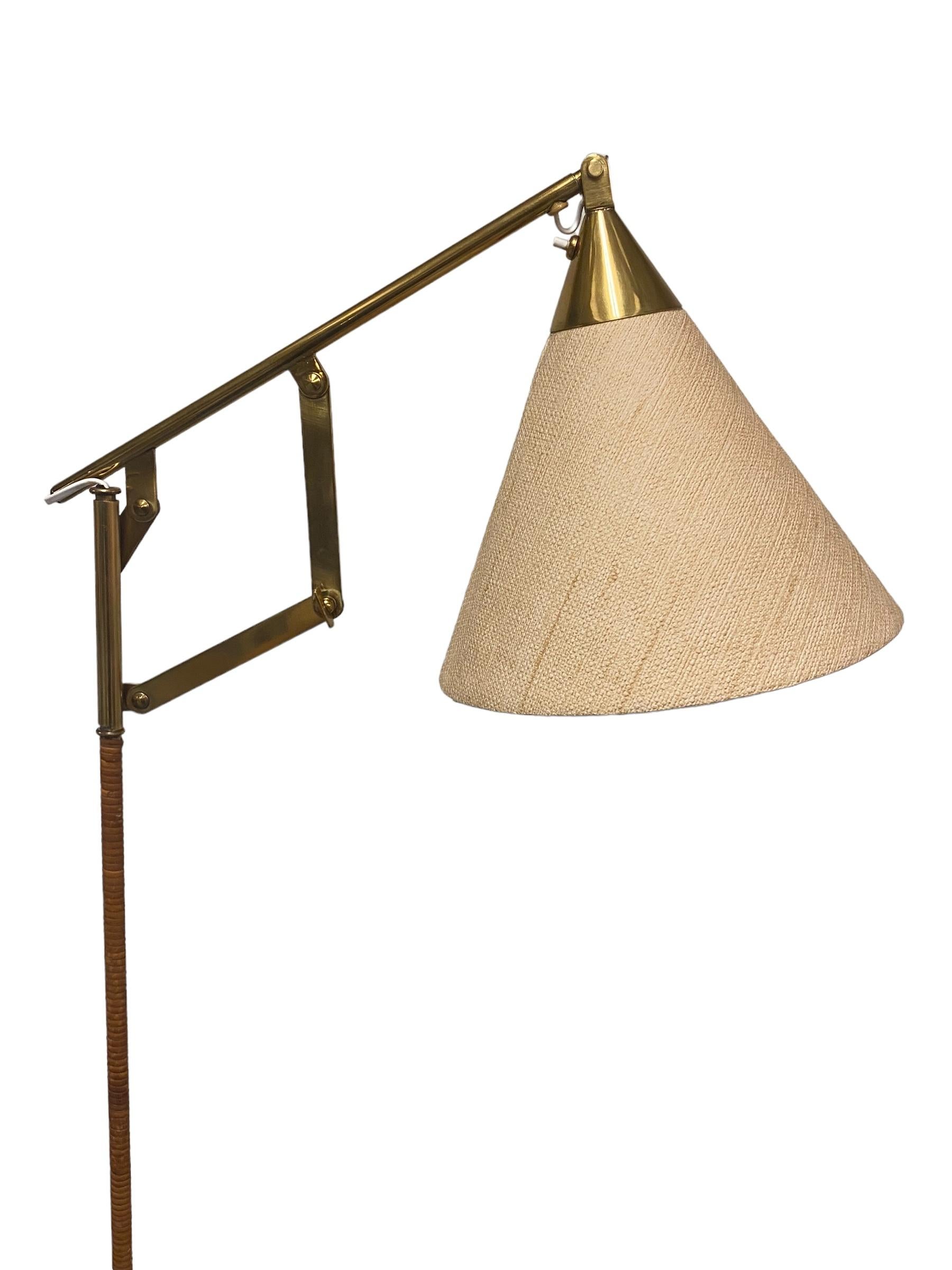 Magnifique lampadaire Paavo Tynell modèle 9605 pour Taito Oy, années 1950  en vente 1