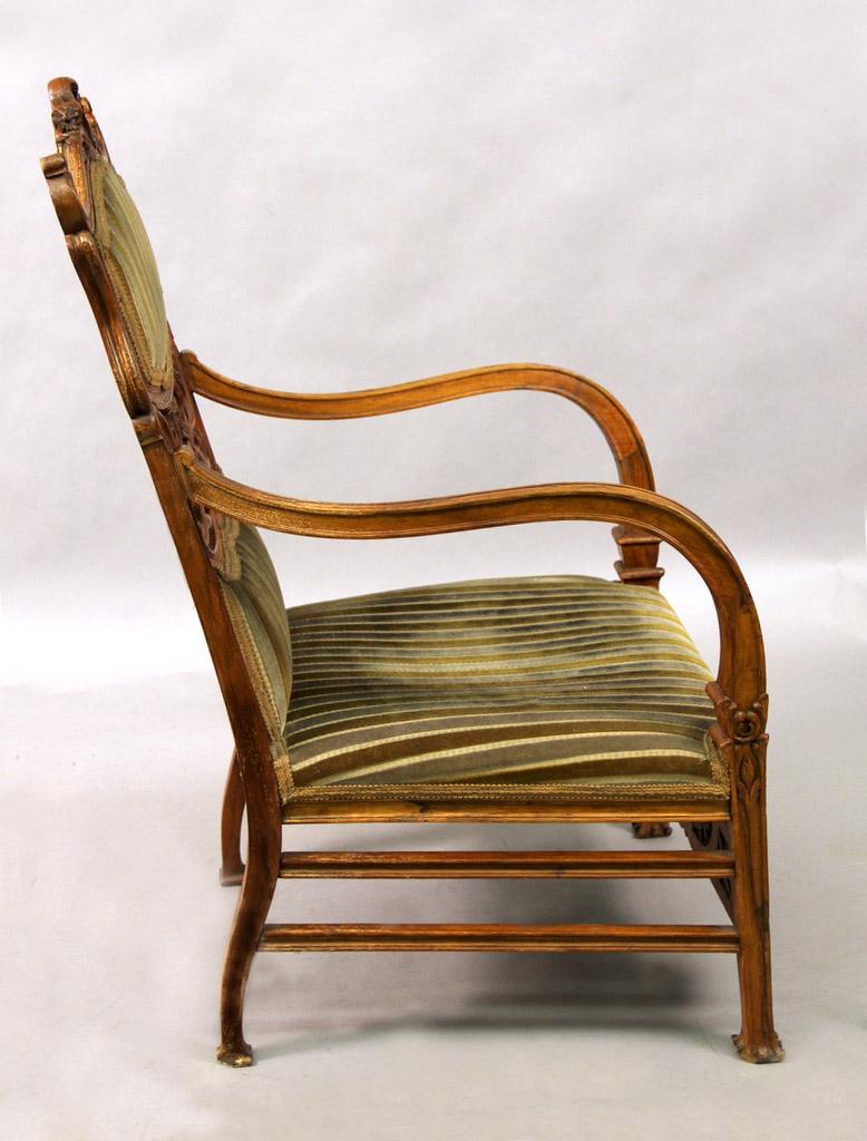 Art nouveau Magnifique paire de fauteuils en bois sculpté Art Nouveau du début du XXe siècle en vente