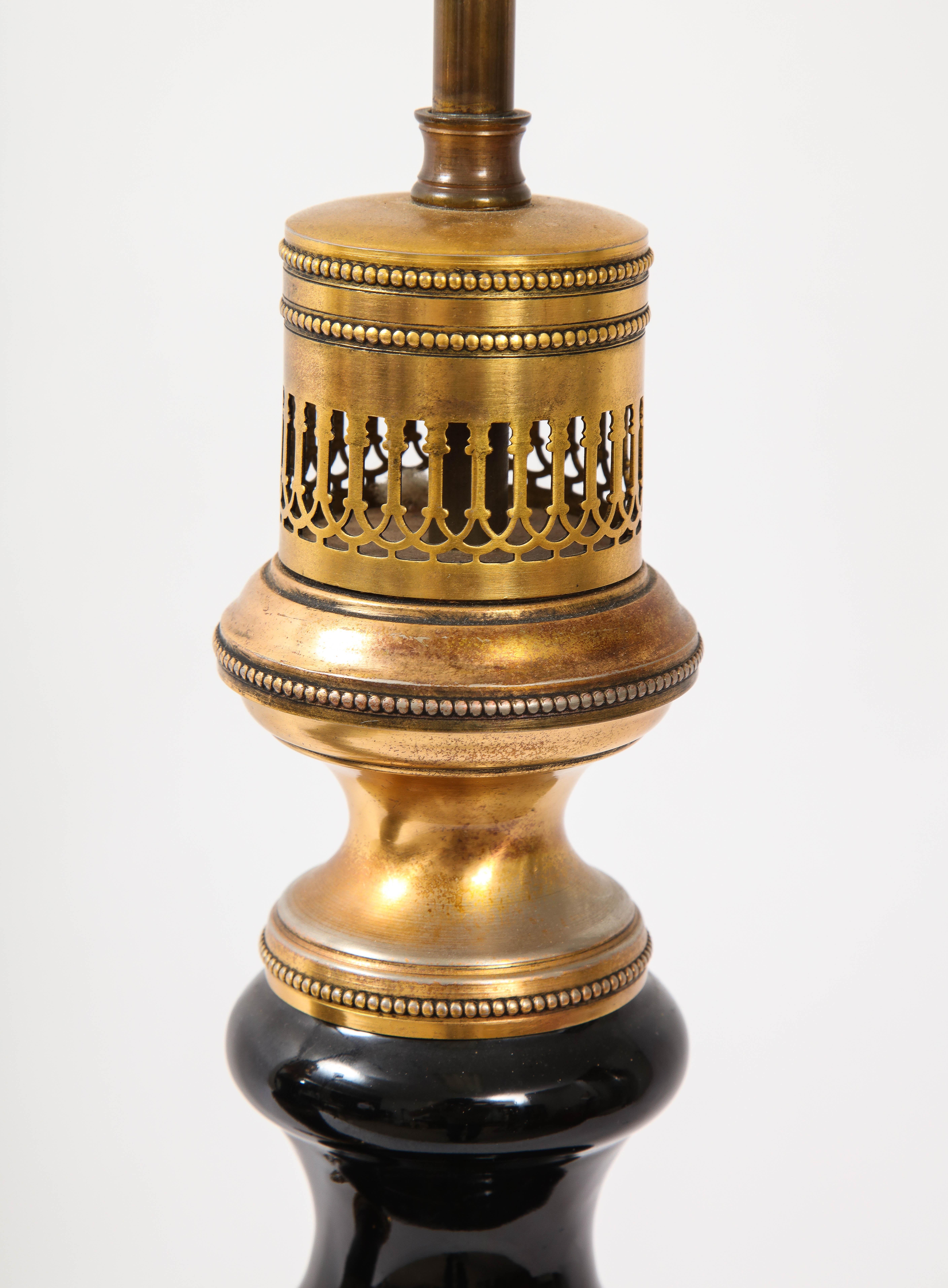 Magnifique paire de lampes françaises en cristal d'améthyste noire montées sur bronze doré en vente 2