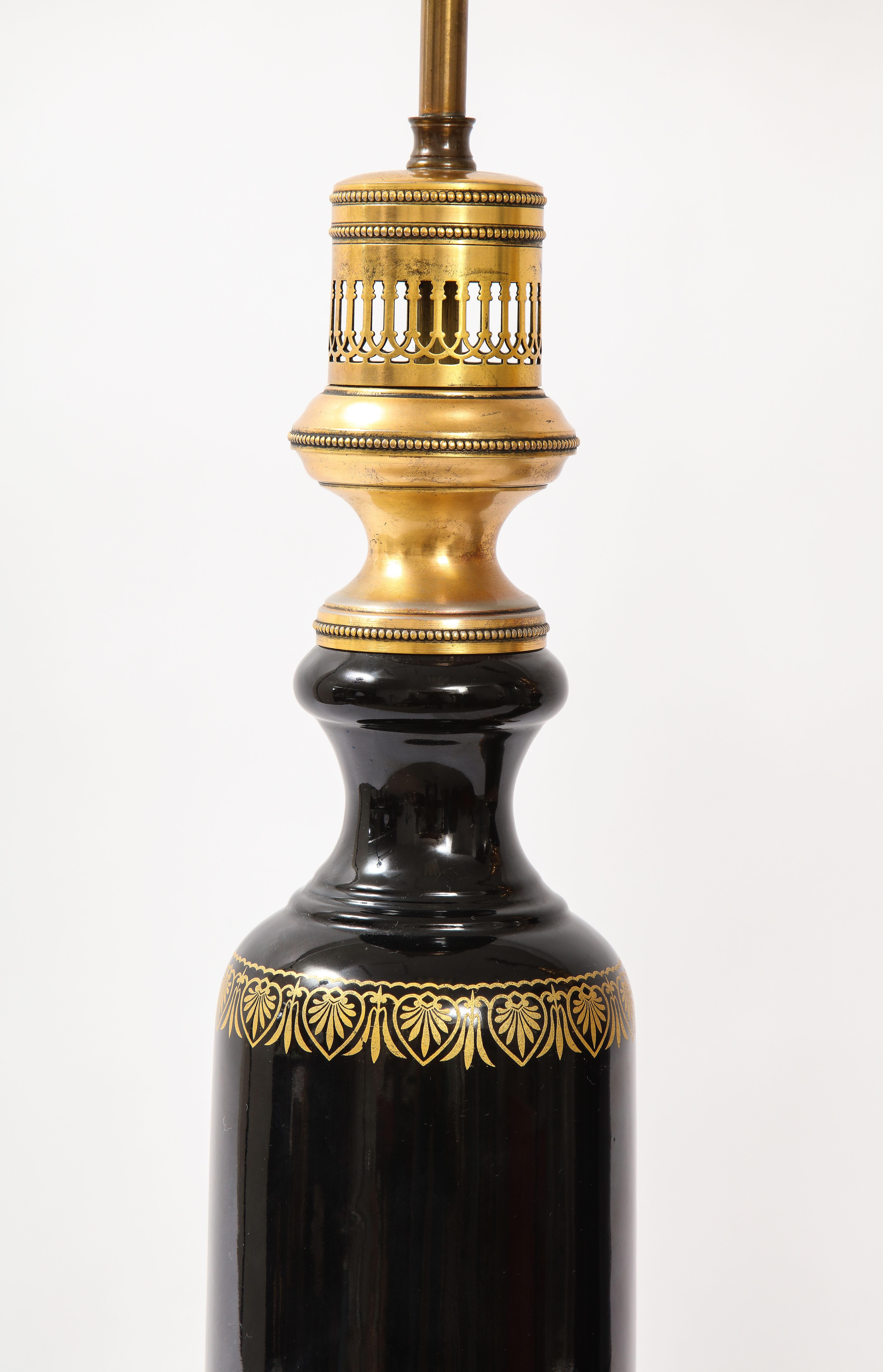 Fait main Magnifique paire de lampes françaises en cristal d'améthyste noire montées sur bronze doré en vente