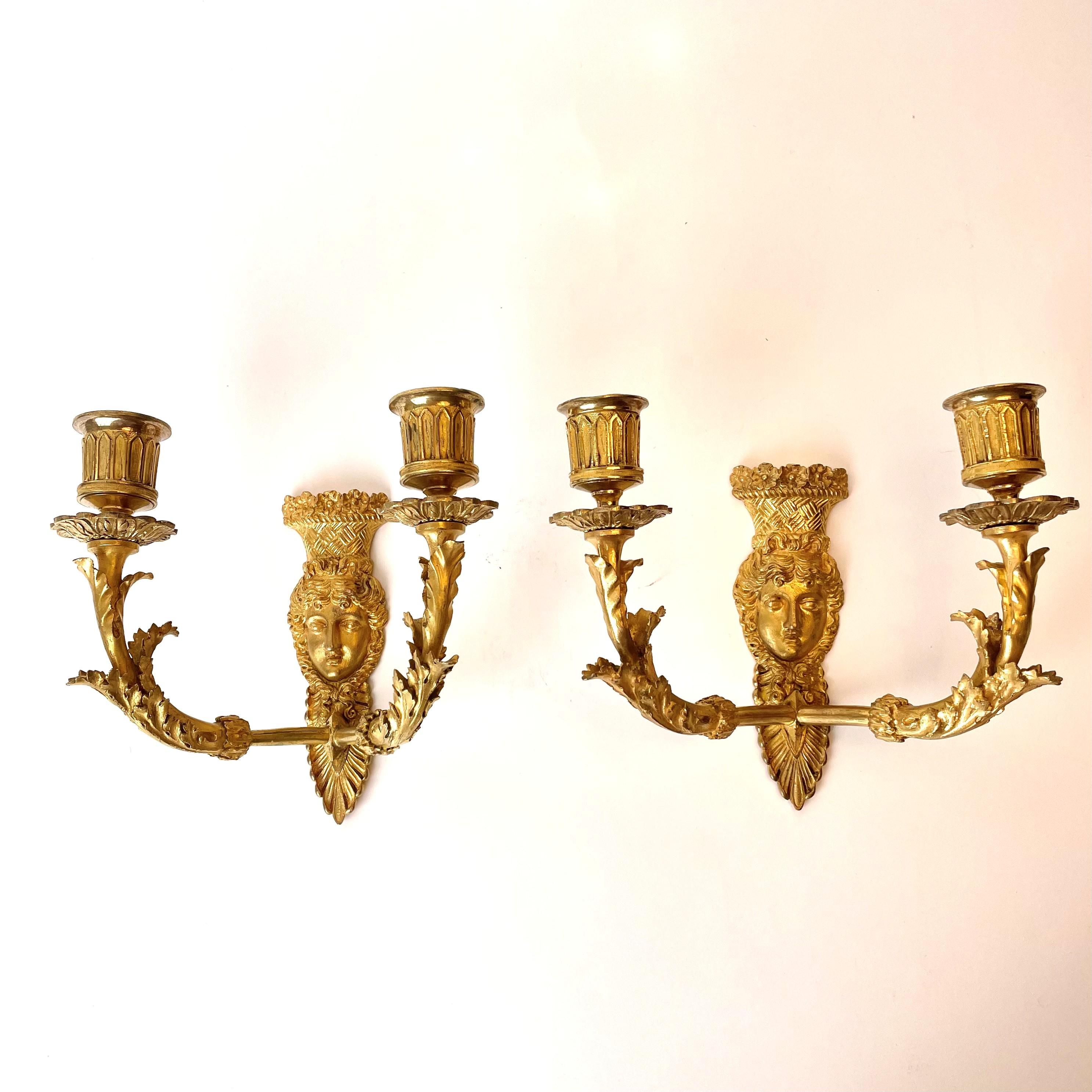French Beautiful Pair of Gilt Bronze Empire Appliques from the 1820s For Sale