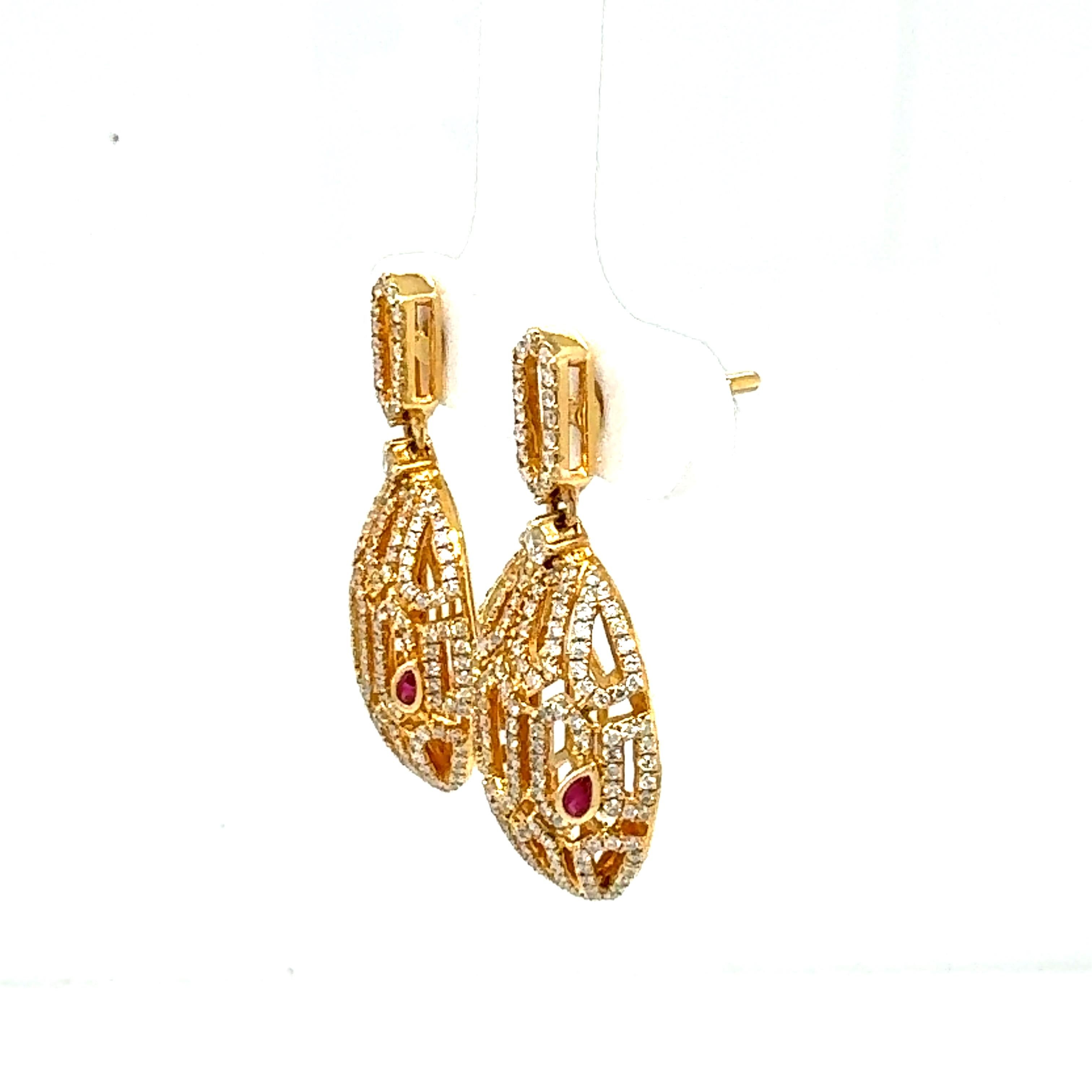 A beautiful pair of ruby and diamond earrings In New Condition For Sale In New York, NY