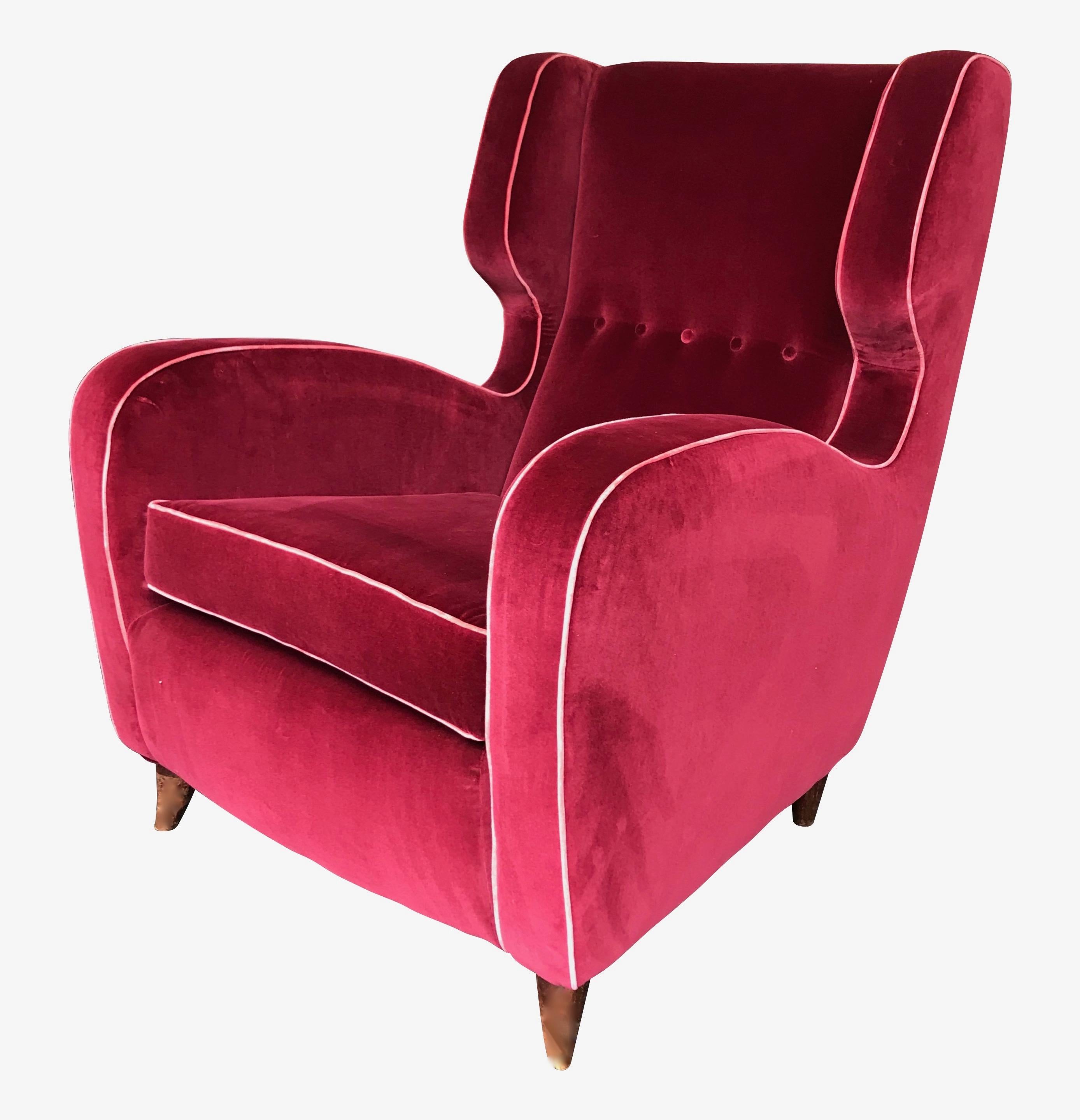 Beautiful Pair of Wing Backed Armchairs Attributed to Guglielmo Ulrich 2