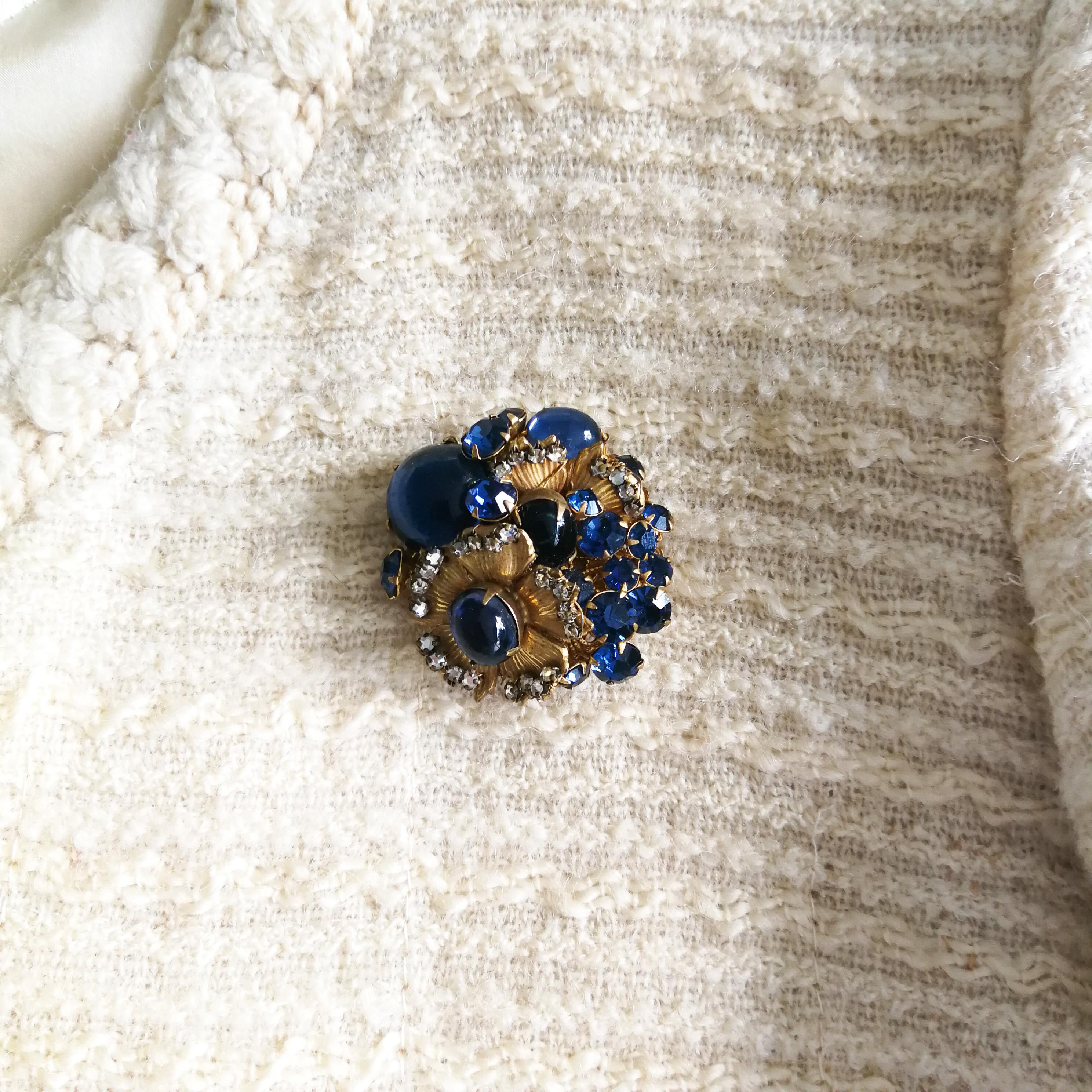 A beautiful sapphire paste and gilt metal 'cluster' brooch, De Mario, 1950s 1