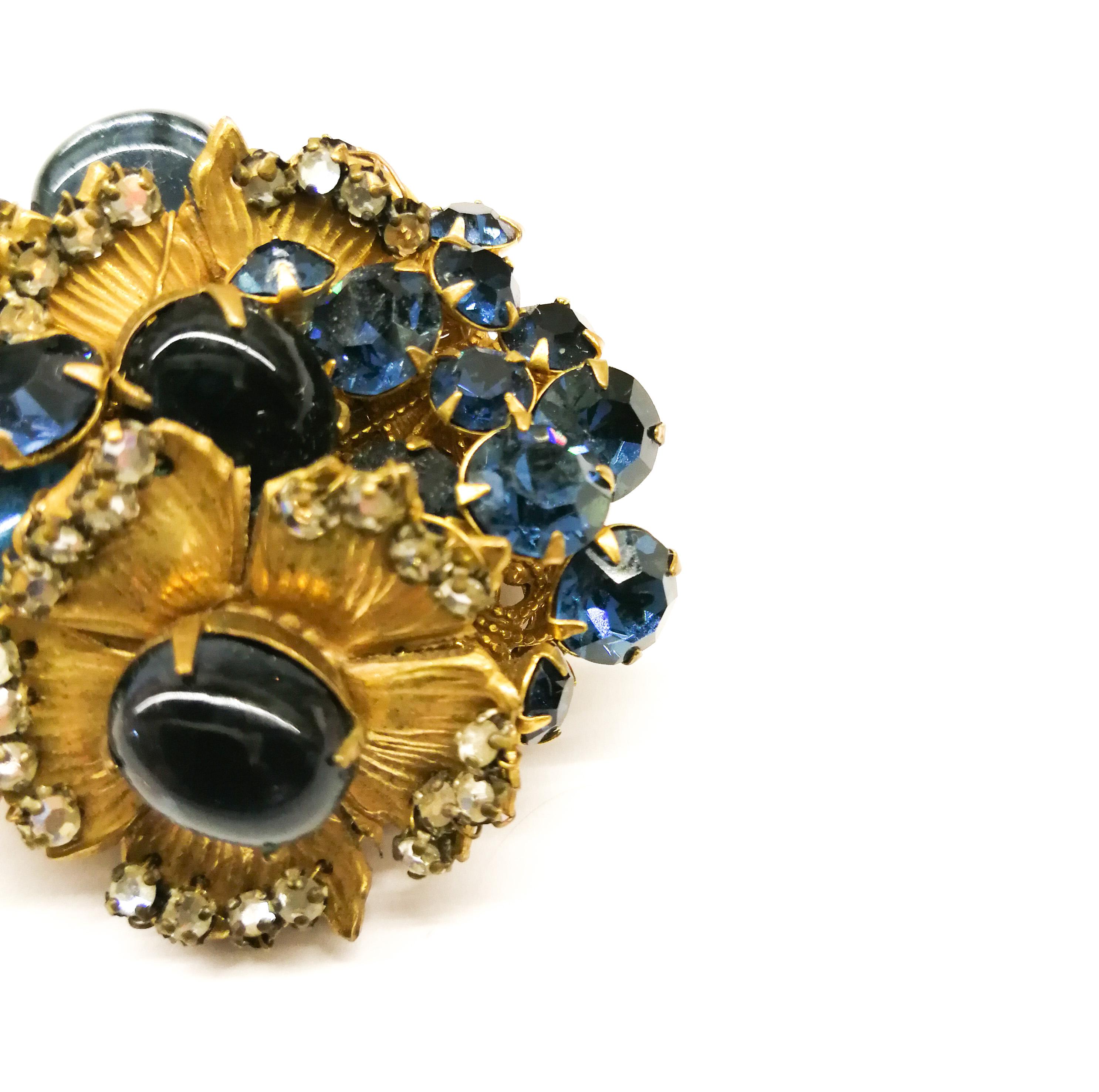 A beautiful sapphire paste and gilt metal 'cluster' brooch, De Mario, 1950s 2