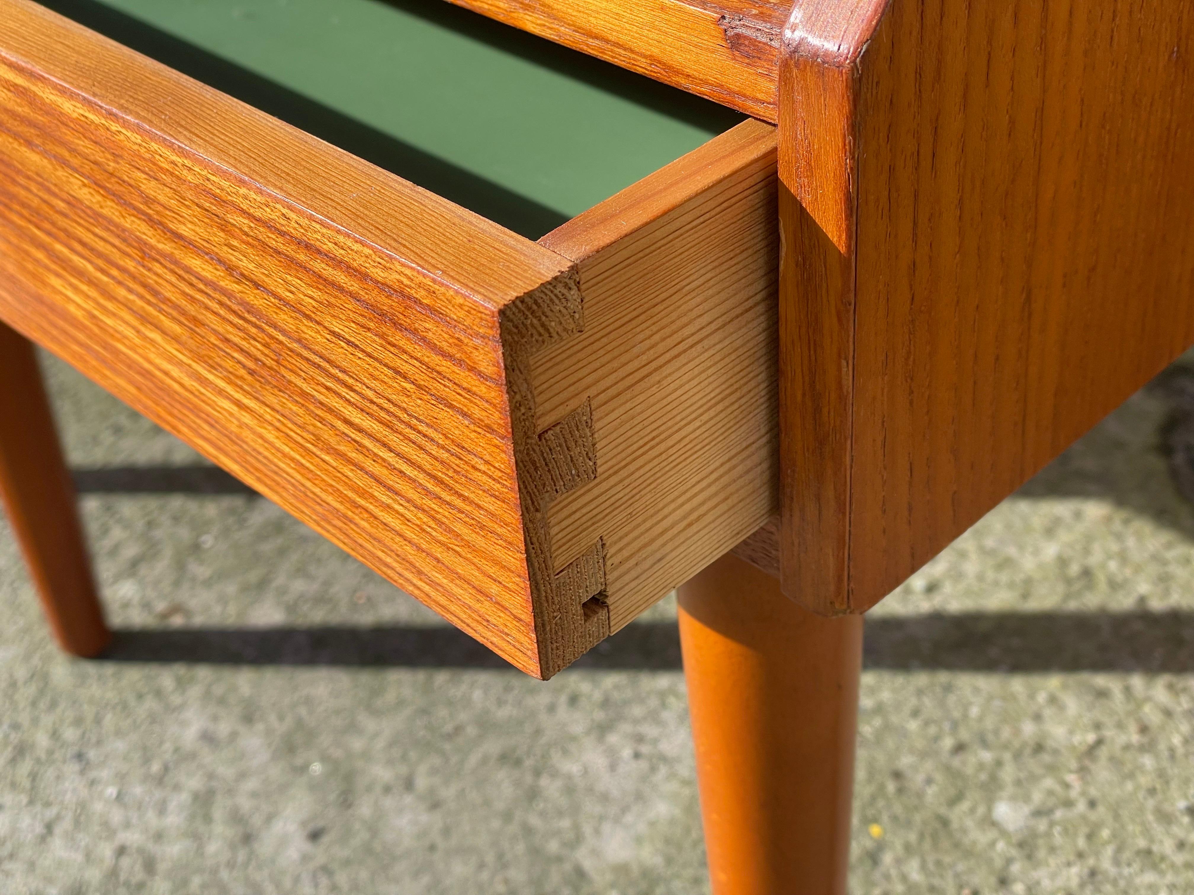 Mid-Century Modern Beautiful Set of Classic Danish 1960s Teak Nightstands For Sale