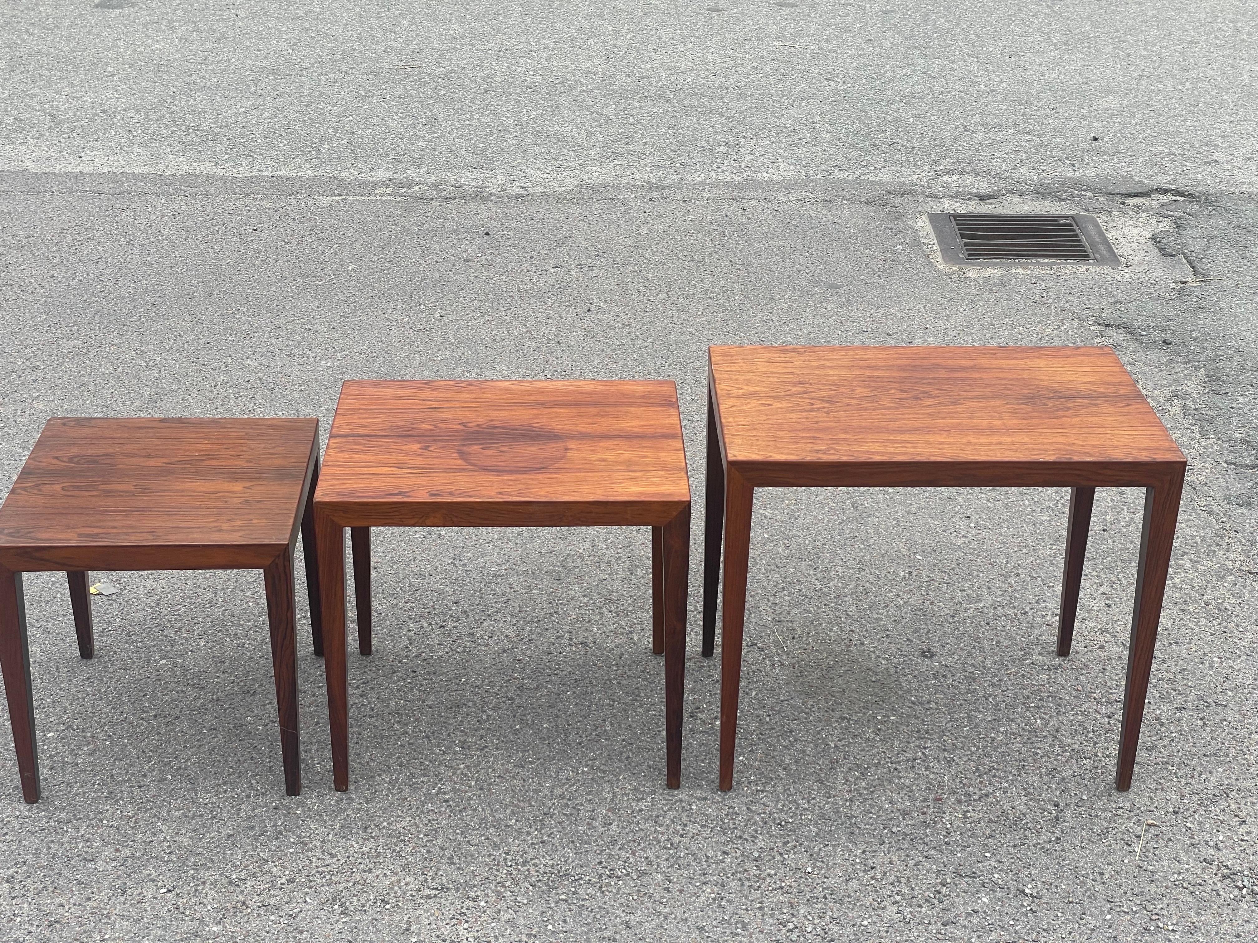A beautiful set of Danish nesting Tables by Severin Hansen  1960´s In Good Condition For Sale In Copenhagen, DK