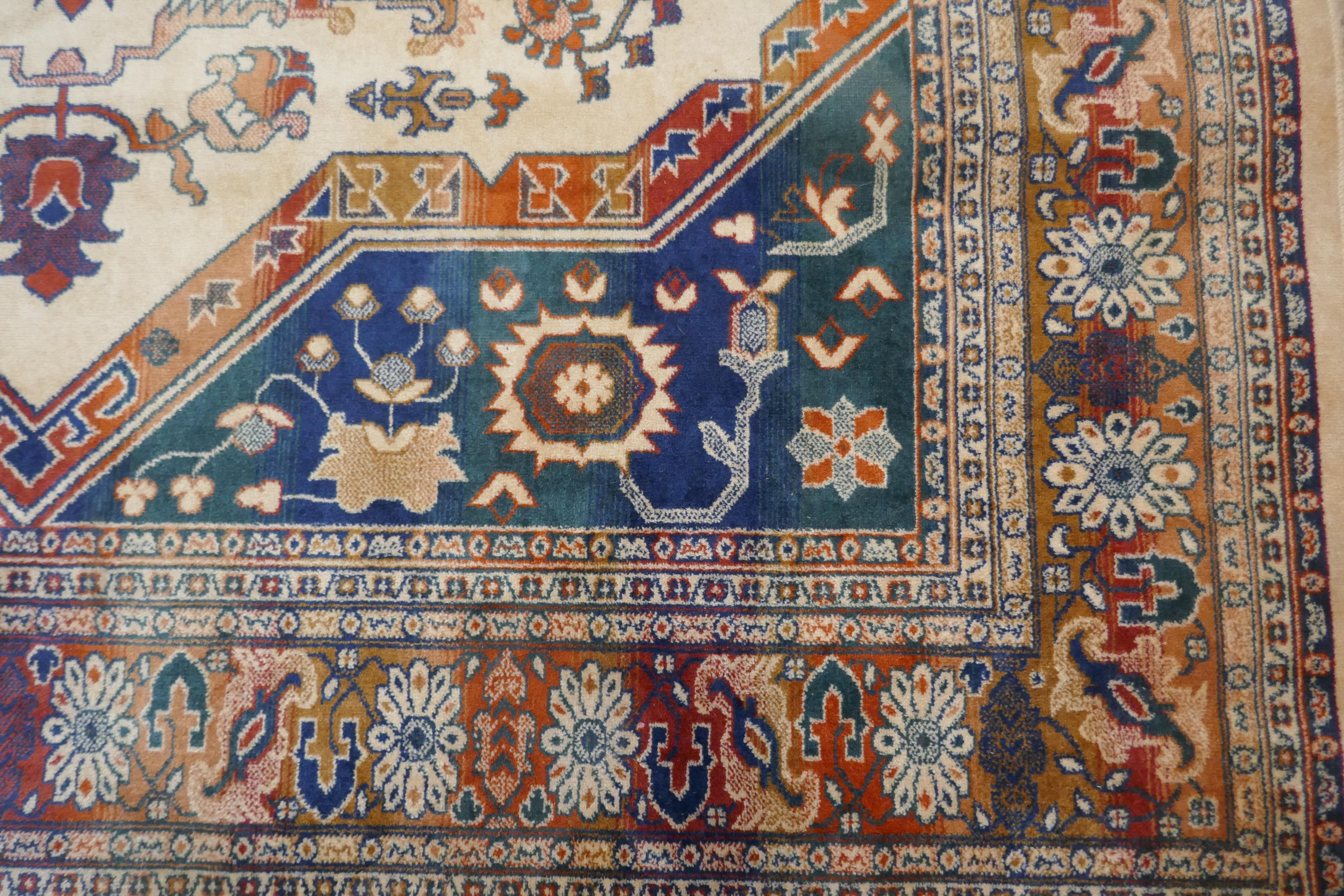 Soie Magnifique tapis traditionnel en soie arbre de vie en vente