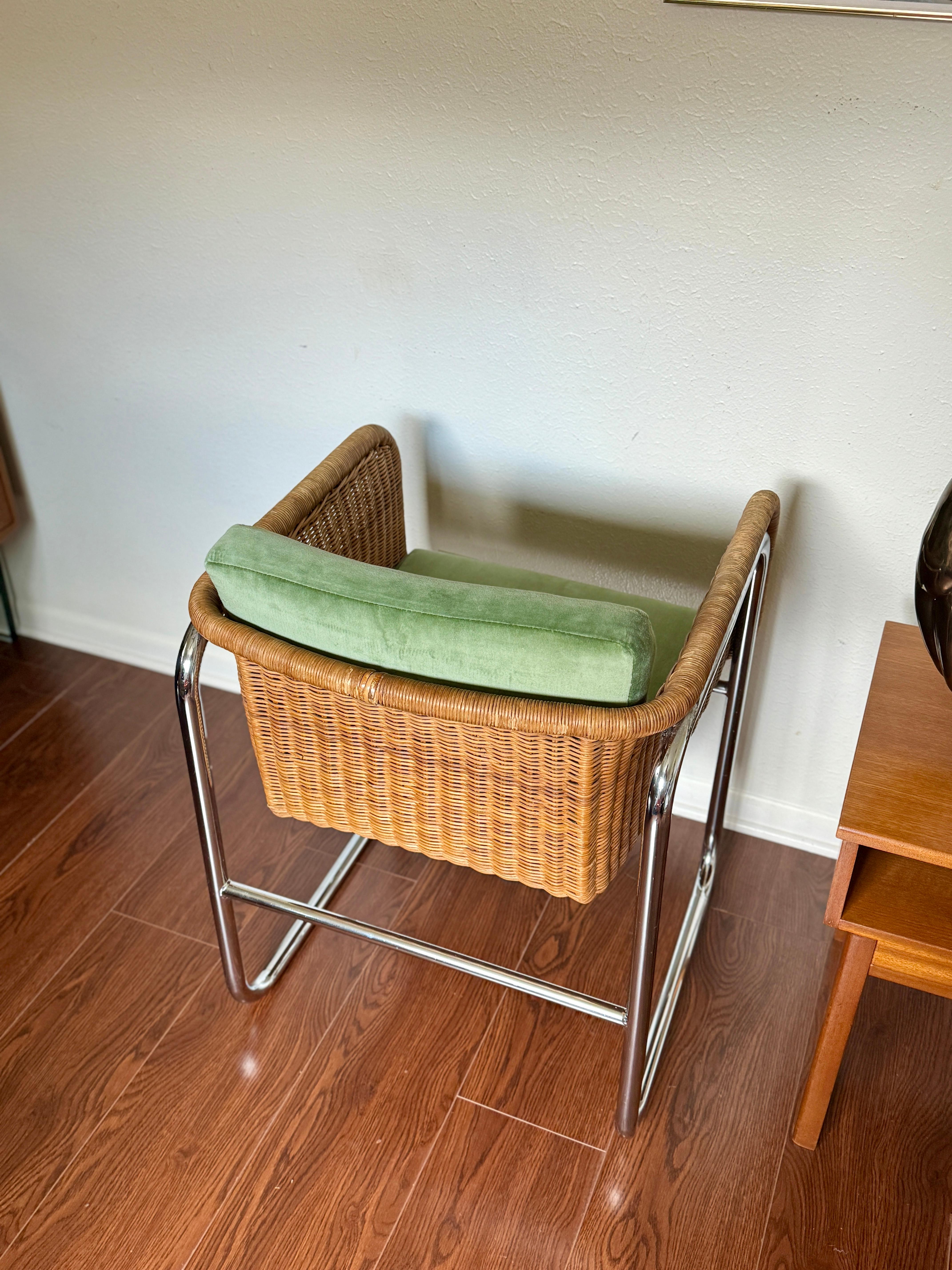 A beautiful vintage model D43 wicker and chrome cantilever chair 3
